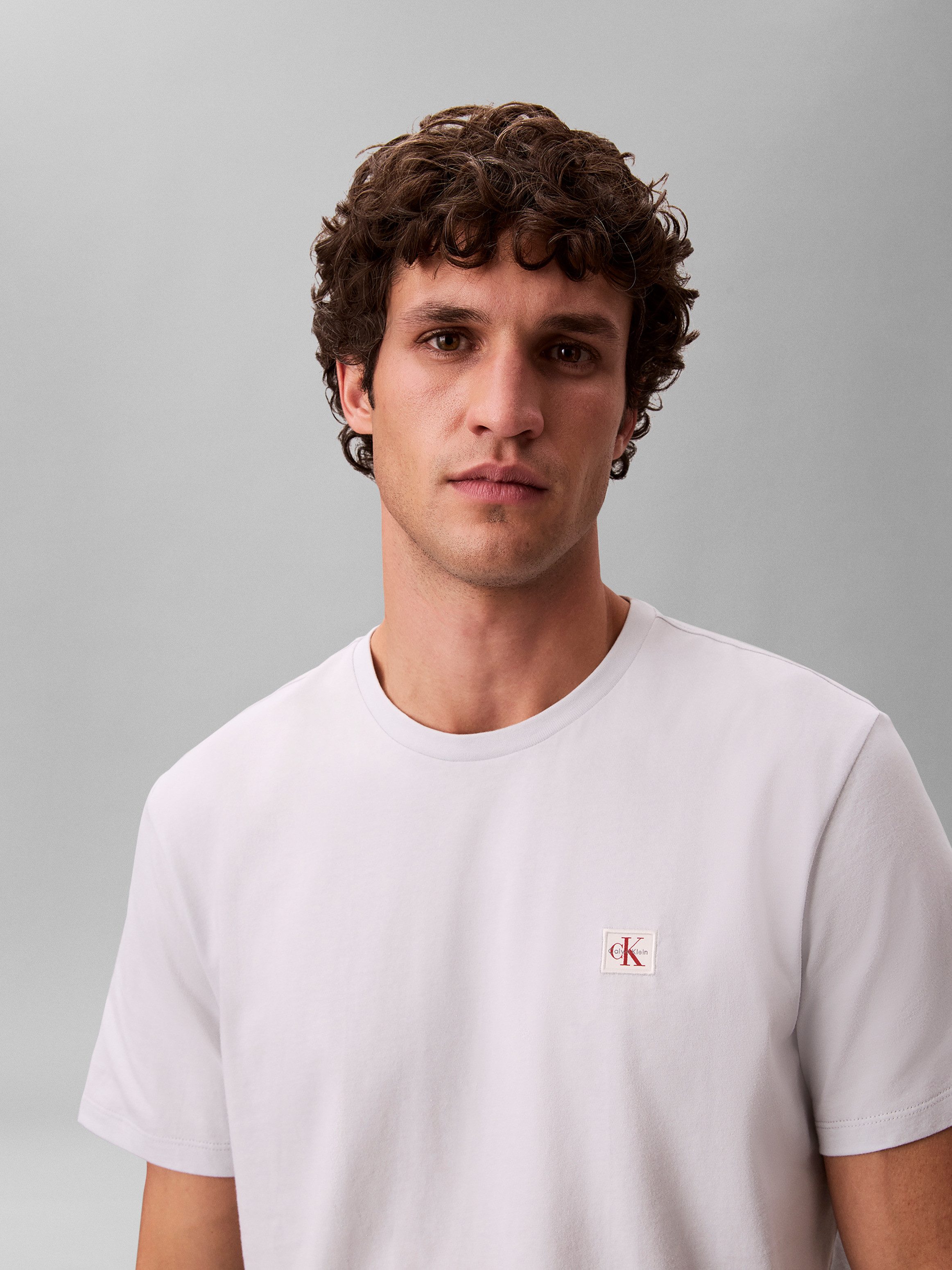 Calvin Klein Jeans T-Shirt (Packung, 2-tlg., 2er-Pack) Mit Rundhalsausschnitt