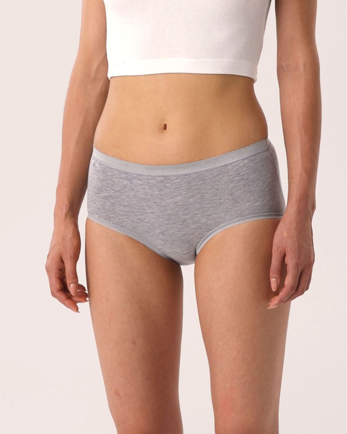sloggi Slip Basic+ (4-St) Formstabilität, Elastizität, kleinen Zierborten