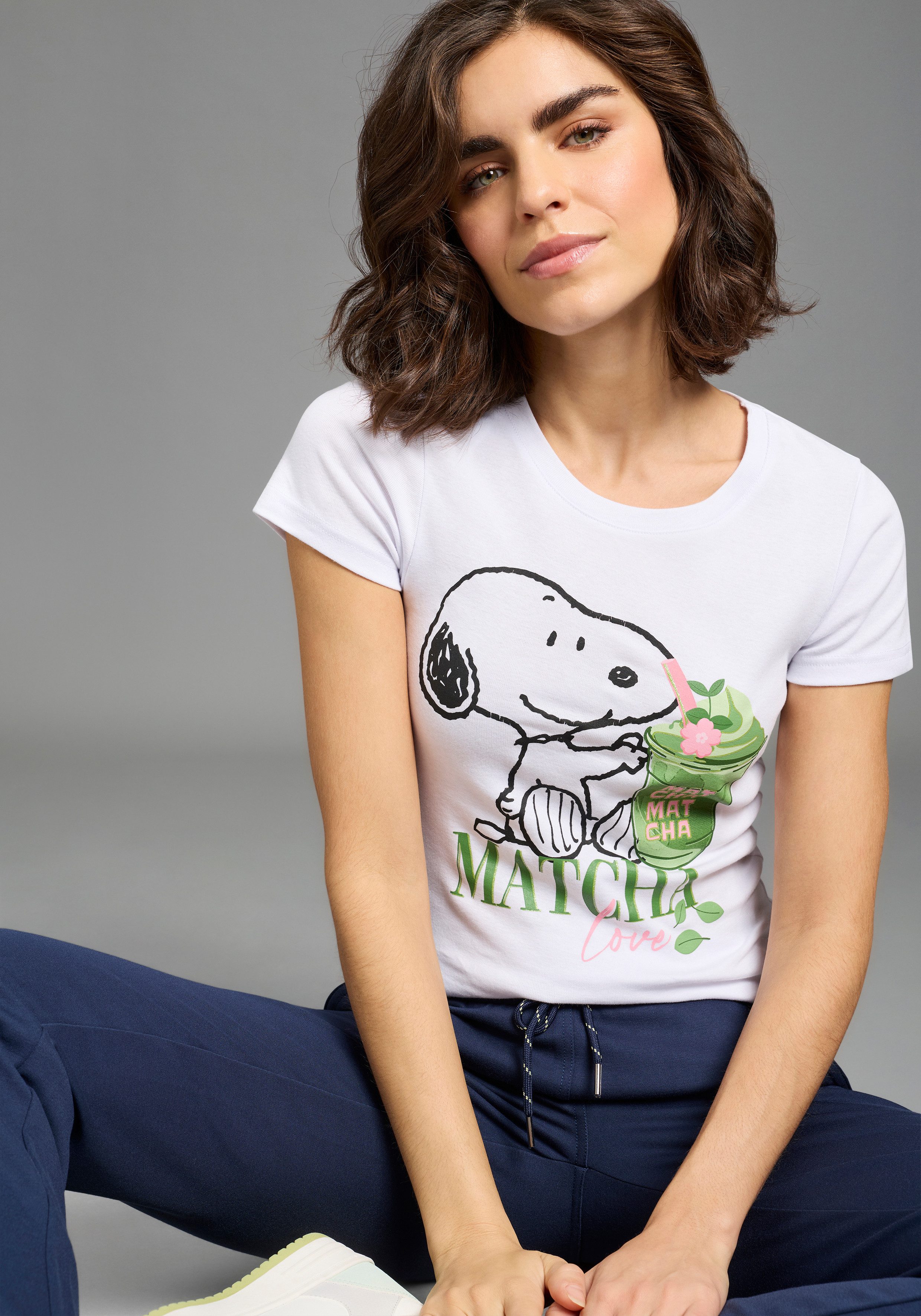 KangaROOS T-Shirt figurbetonte Passform, Kurzarm, hüftlanger Schnitt günstig online kaufen