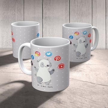 Mr. & Mrs. Panda Tasse Social Media Manager Herz - Grau Pastell - Geschenk, Kaffeetasse, Bec, Keramik, Langlebige Designs