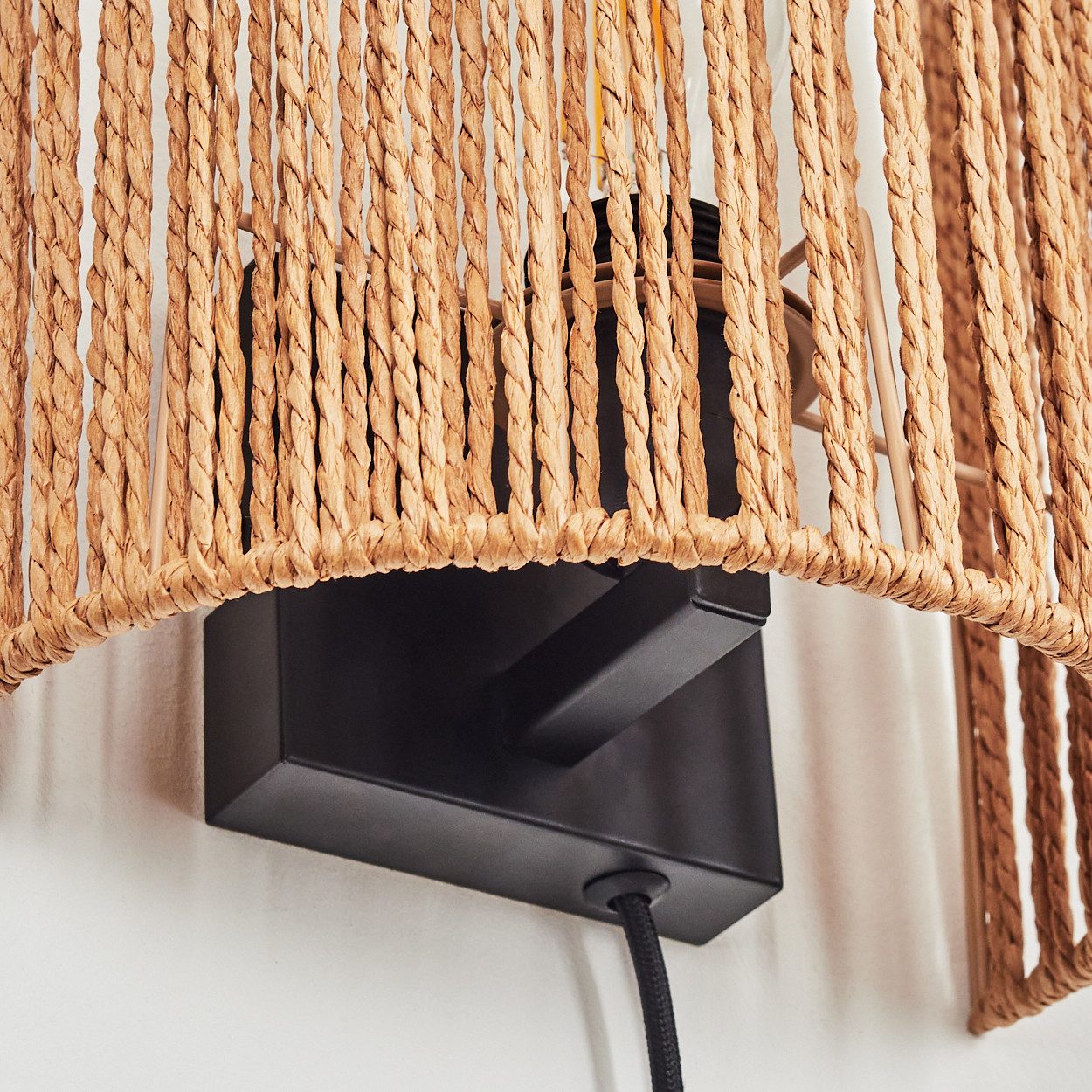 hofstein Wandleuchte Wandlampe aus Metall/Seil/Bast in Schwarz/Natur, Boho-Design, ohne Leuchtmittel, mit Stecker und Schalter, abnehmbares Kabel, UP&Down Lichteffekt, E27