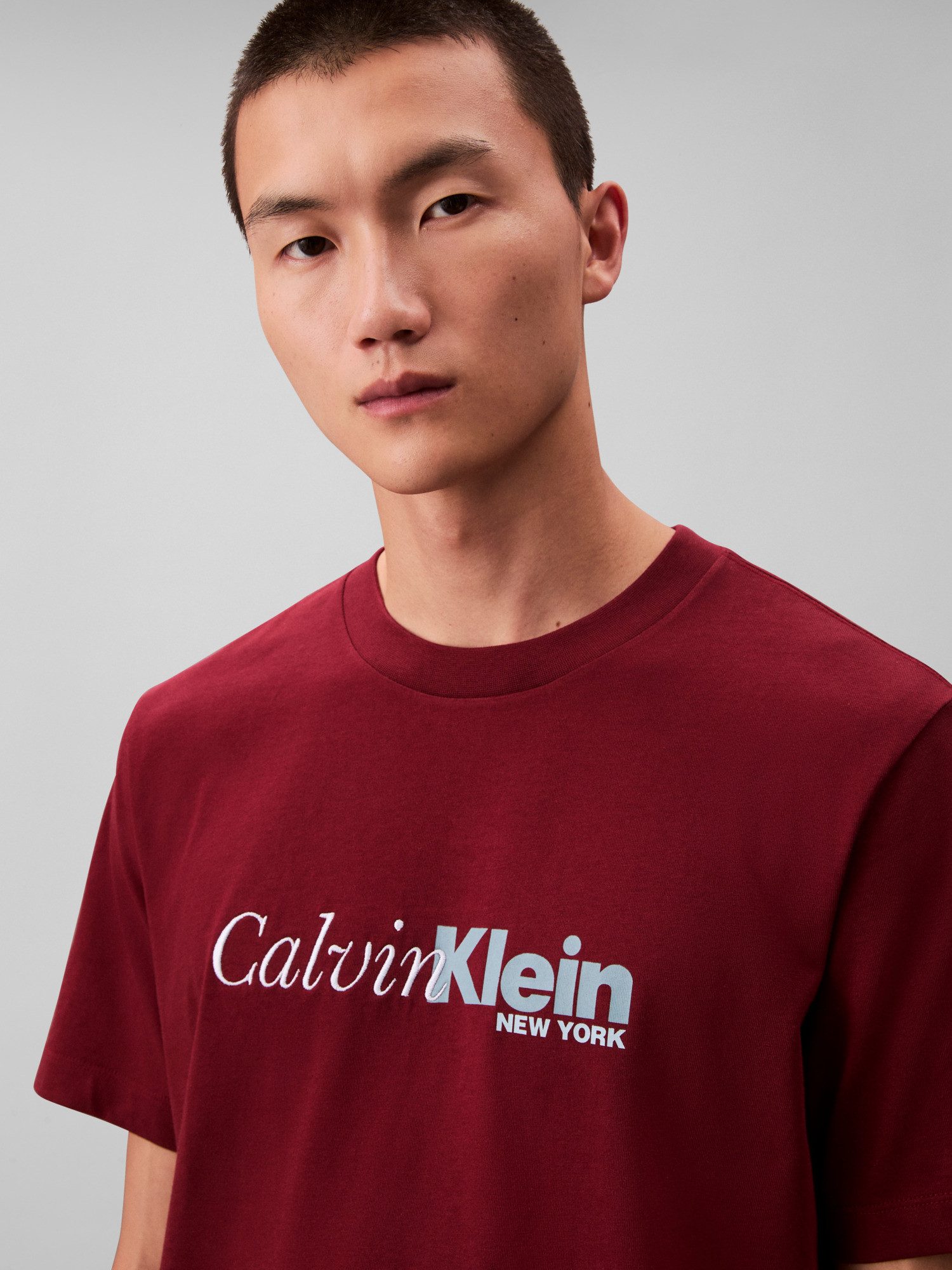 Calvin Klein T-Shirt SS 20S EU CALVIN CURSIVE GRAPHIC Mit Rundhalsausschnitt, regular fit