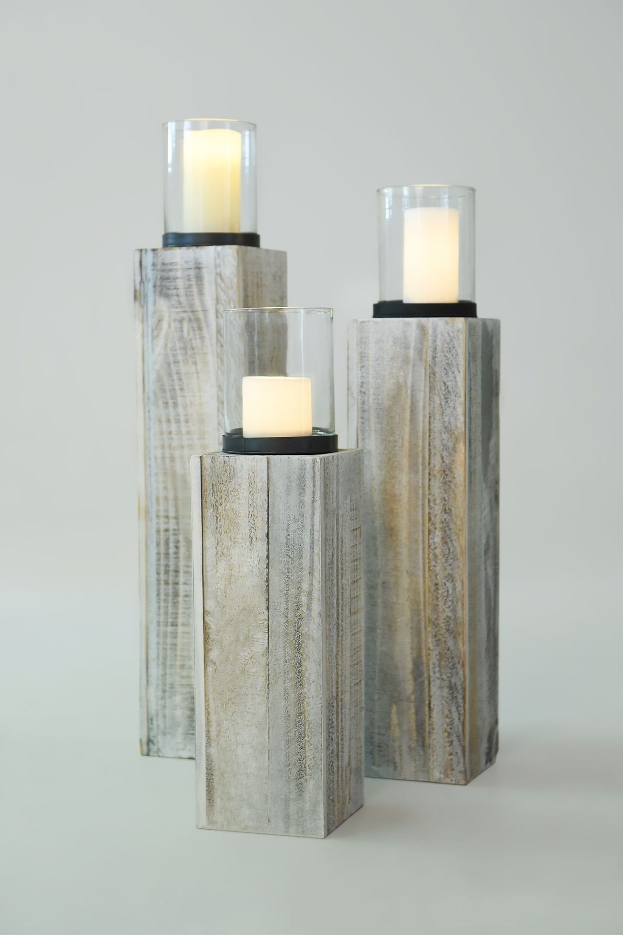 VIVANNO Bodenwindlicht 3er Set Windlicht Säule Kerzenhalter Recycling Holz  "Lumira", Shabby Chic Weiß - 60/76/86 cm (3er Set)