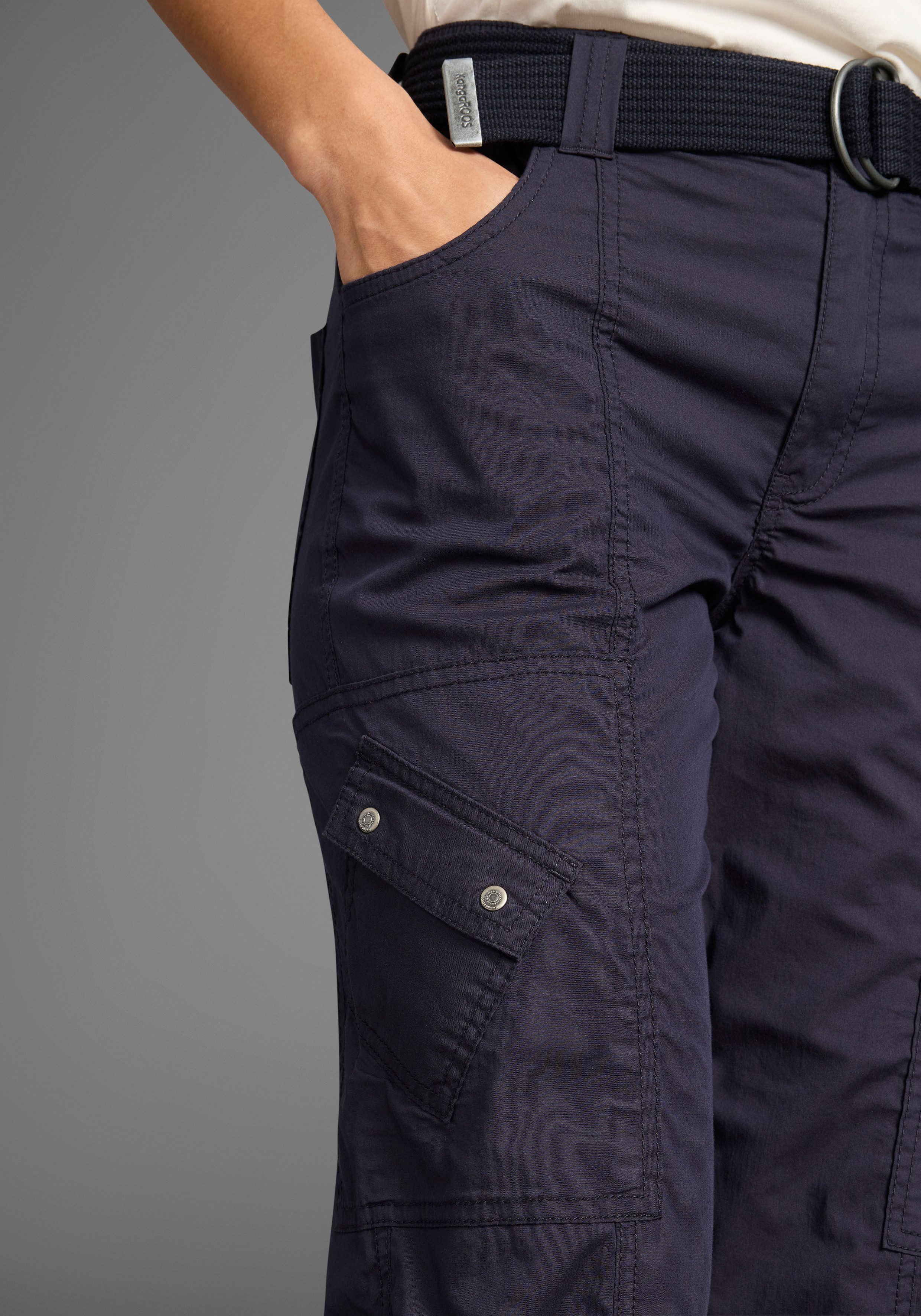 KangaROOS Caprihose (2-tlg., mit abnehmbarem Gürtel) mit seitlich aufgesetzten Taschen