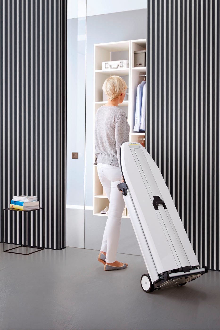 Miele Bügelsystem B 4312 FashionMaster, 2200 W, mit Wabensohle für beste Bügelergebnisse