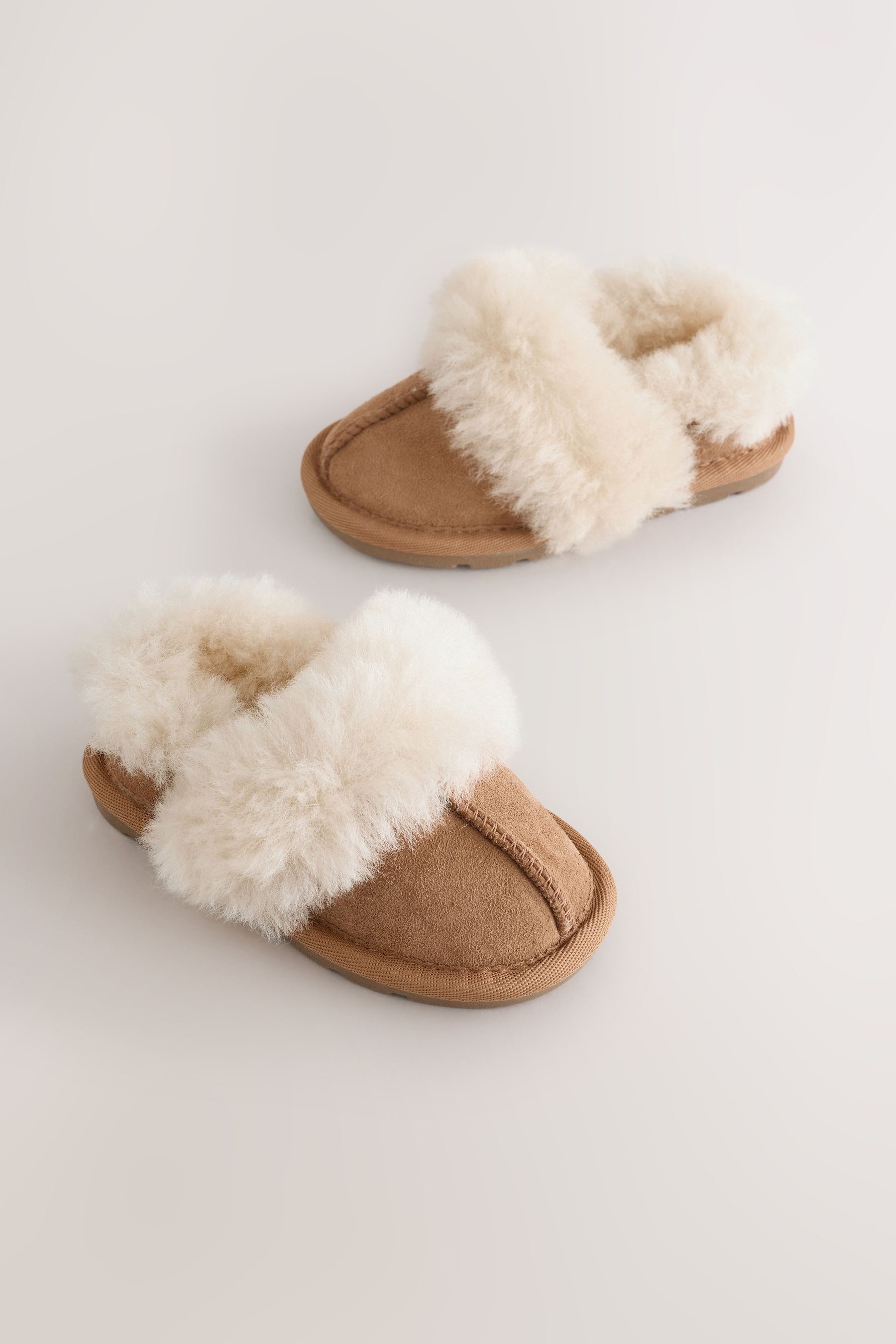 Next Hausschuhe aus Veloursleder mit Lammfellfutter Hausschuh (1-tlg)