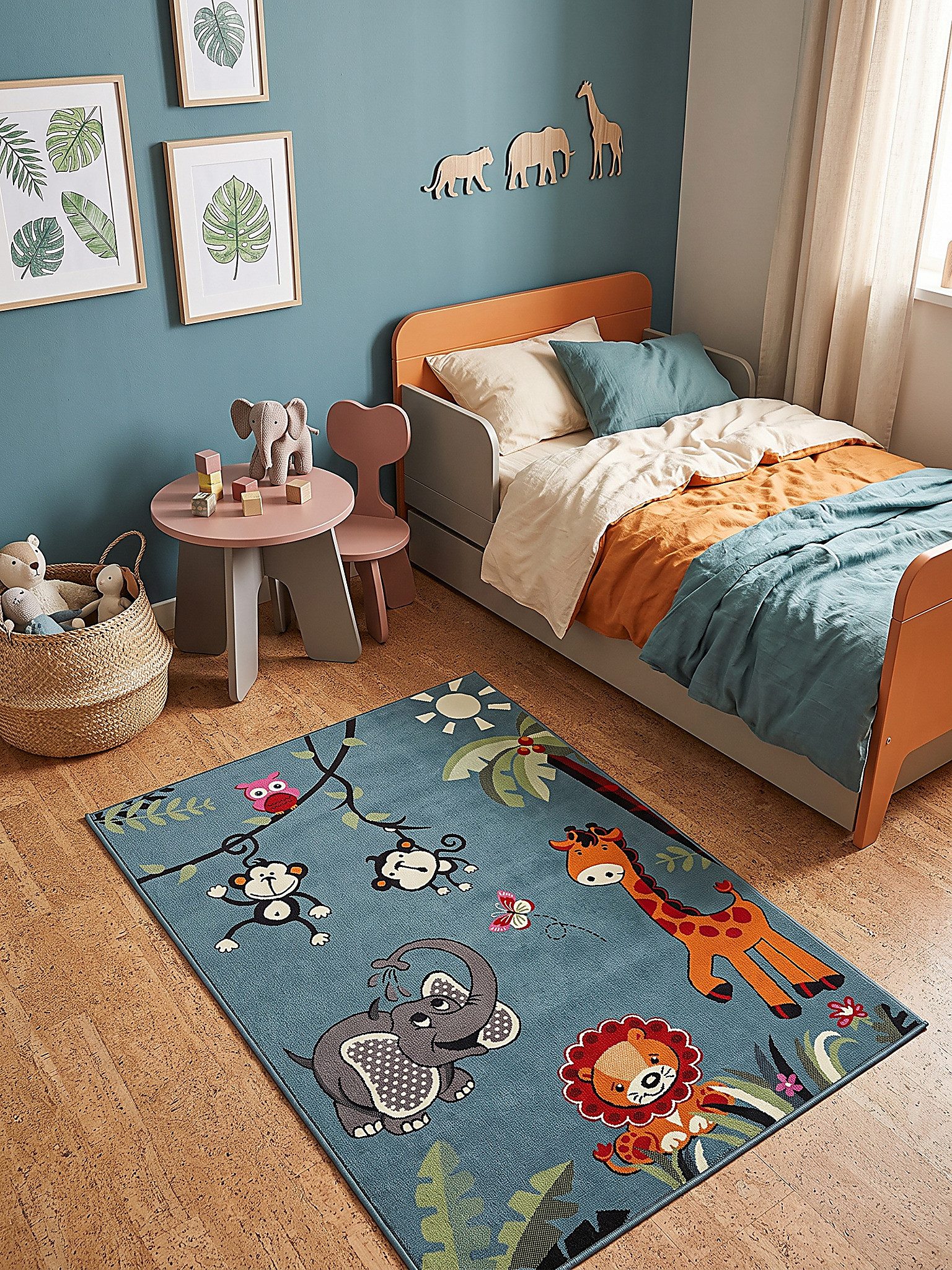 KADIMA DESIGN Kinderteppich CASOLA Teppich Kinder Blau 80x150 Dschungel Polypropylen Kinderzimmer, Läufer, Höhe: 14 mm, Fußbodenheizung geeignet, Strapazierfähig, Jute-Rücken, Kurzflor