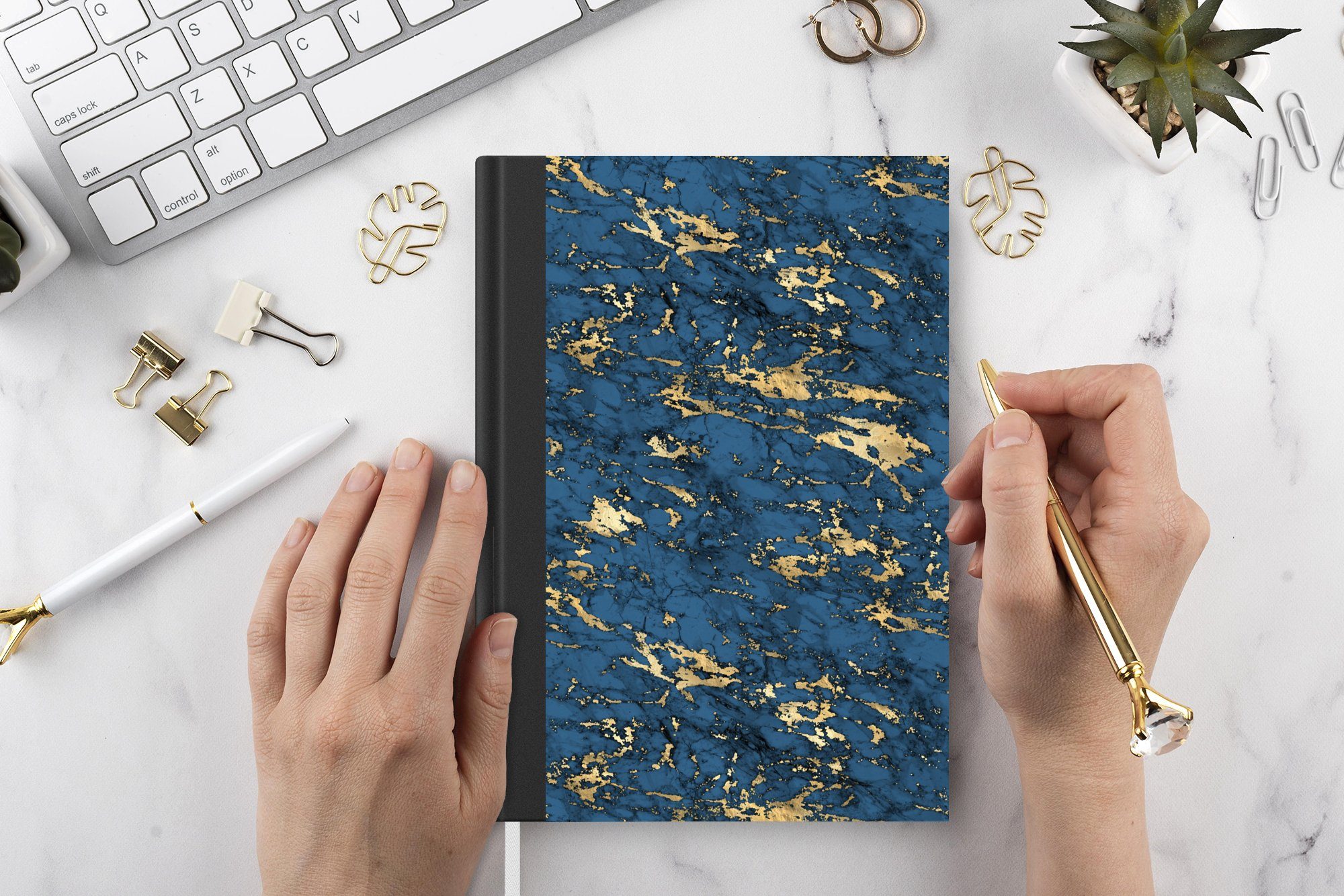 Design, Blau Tagebuch, - Seiten, Marmor - A5, Merkzettel, - Haushaltsbuch Notizheft, Journal, Gold 98 MuchoWow Notizbuch