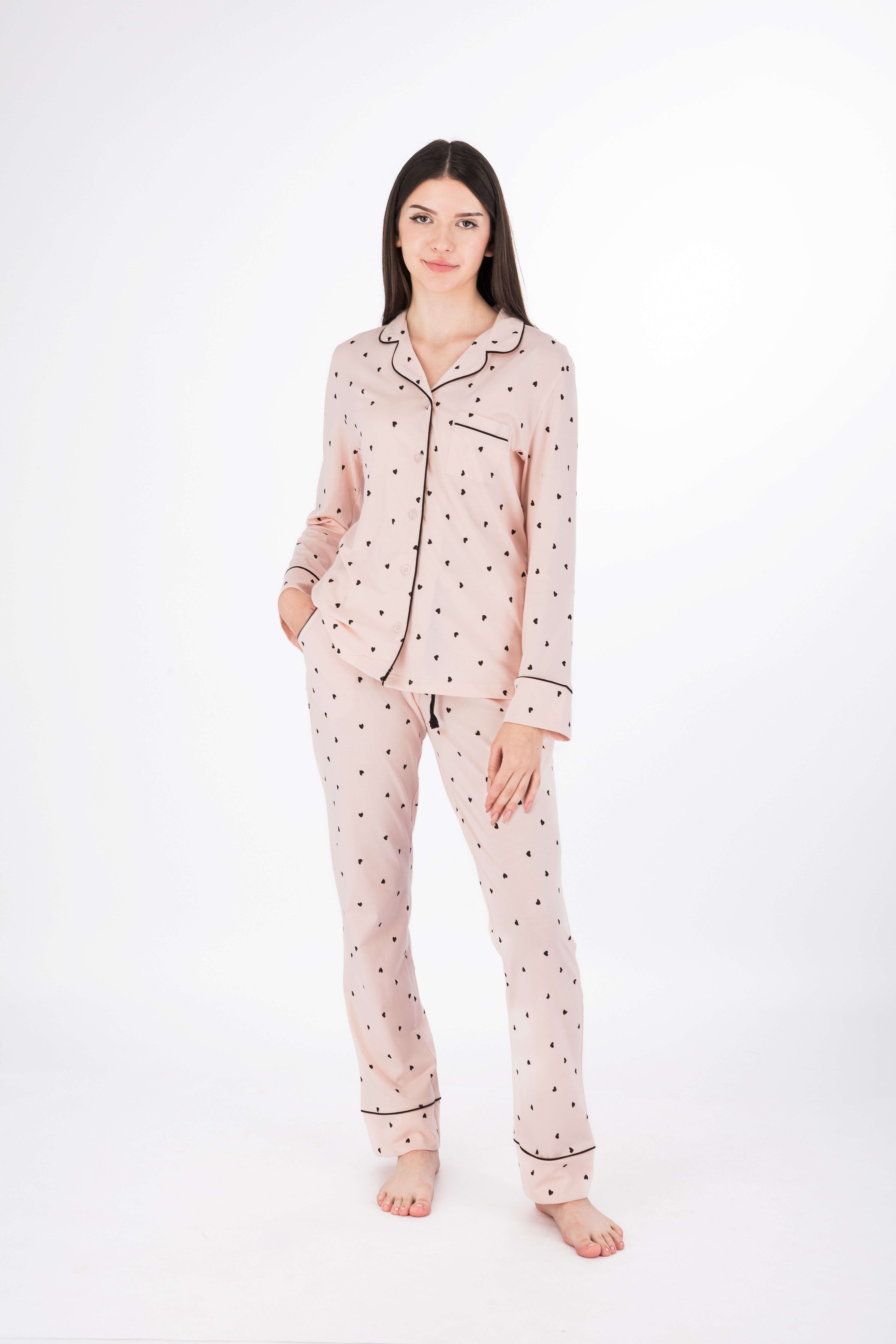 SNOOZE OFF Pyjama Schlafanzug in zartem rosa-beige mit schwarzen Herzen (2 tlg., 1 Stück) und Kontrastpaspeldetails