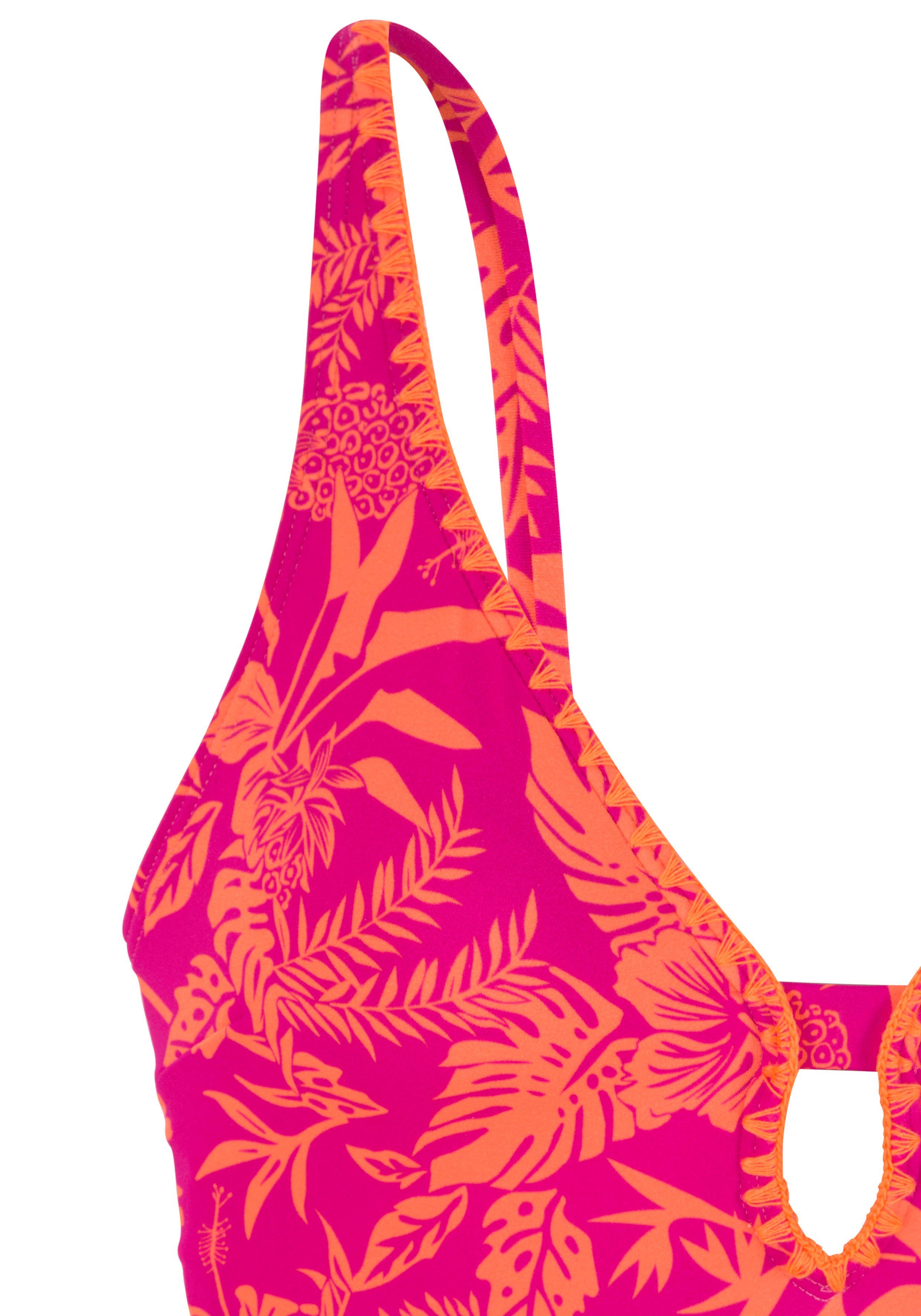 Venice Beach Badeanzug Kensi mit tiefem V-Ausschnitt und kleiner Öffnung vorn