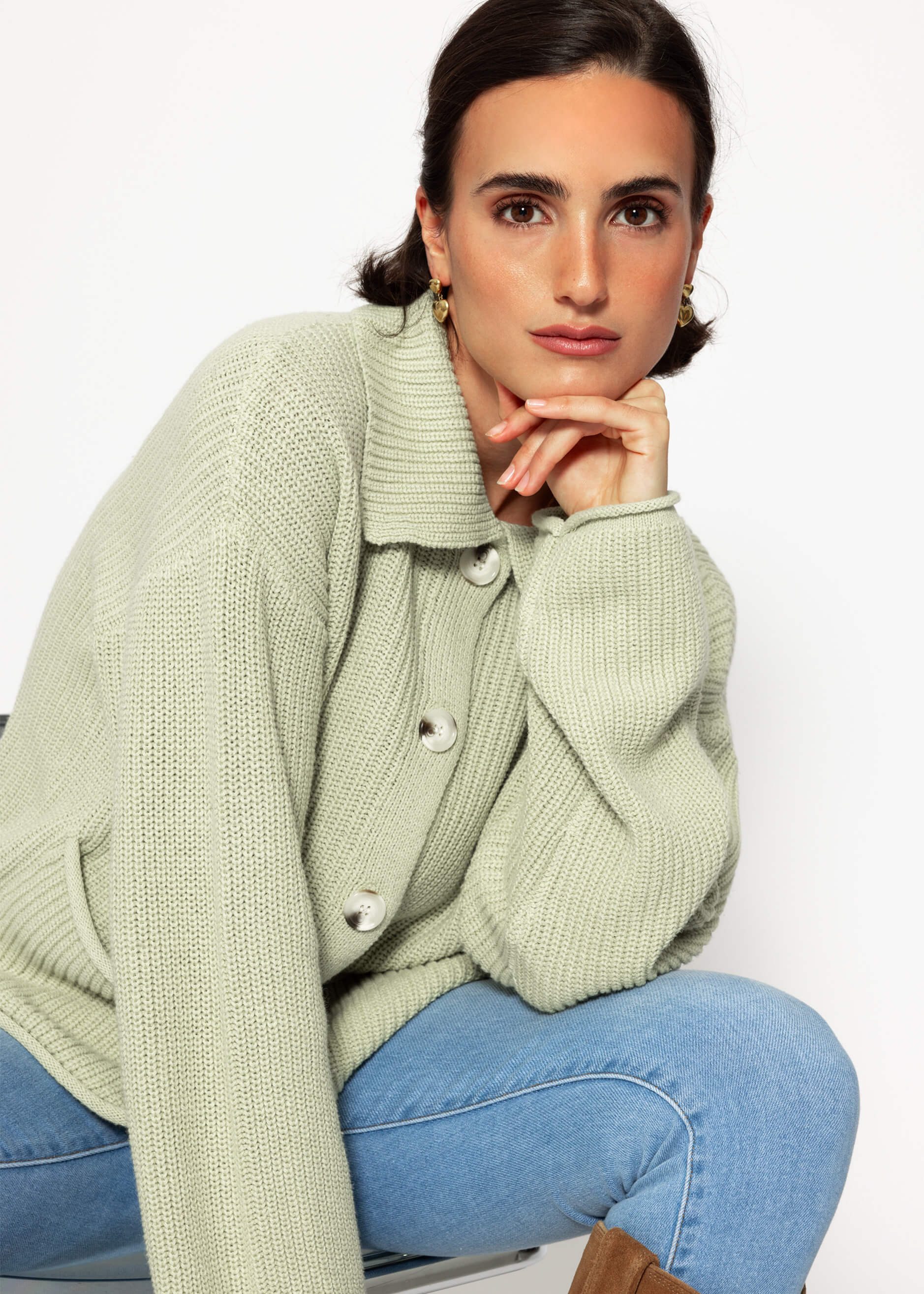 SASSYCLASSY Cardigan Oversize Strickjacke Damen mit Kragen Elegant Lässiger Cardigan aus hochwertigem Grobstrick mit markanten Knöpfe