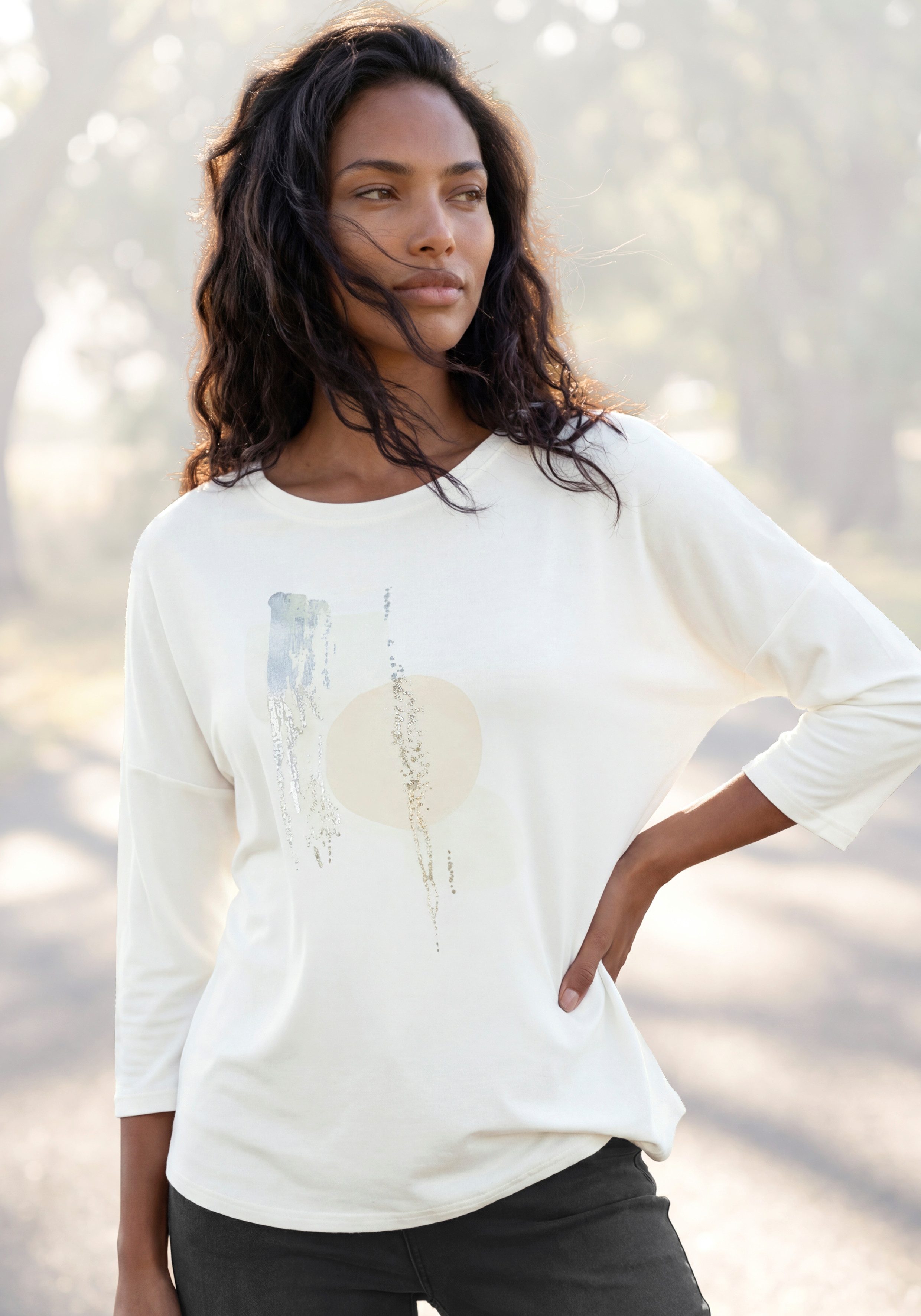 LASCANA 3/4-Arm-Shirt mit schimmerndem Folienprint aus sommerlicher French Terry-Qualität aus Viskose