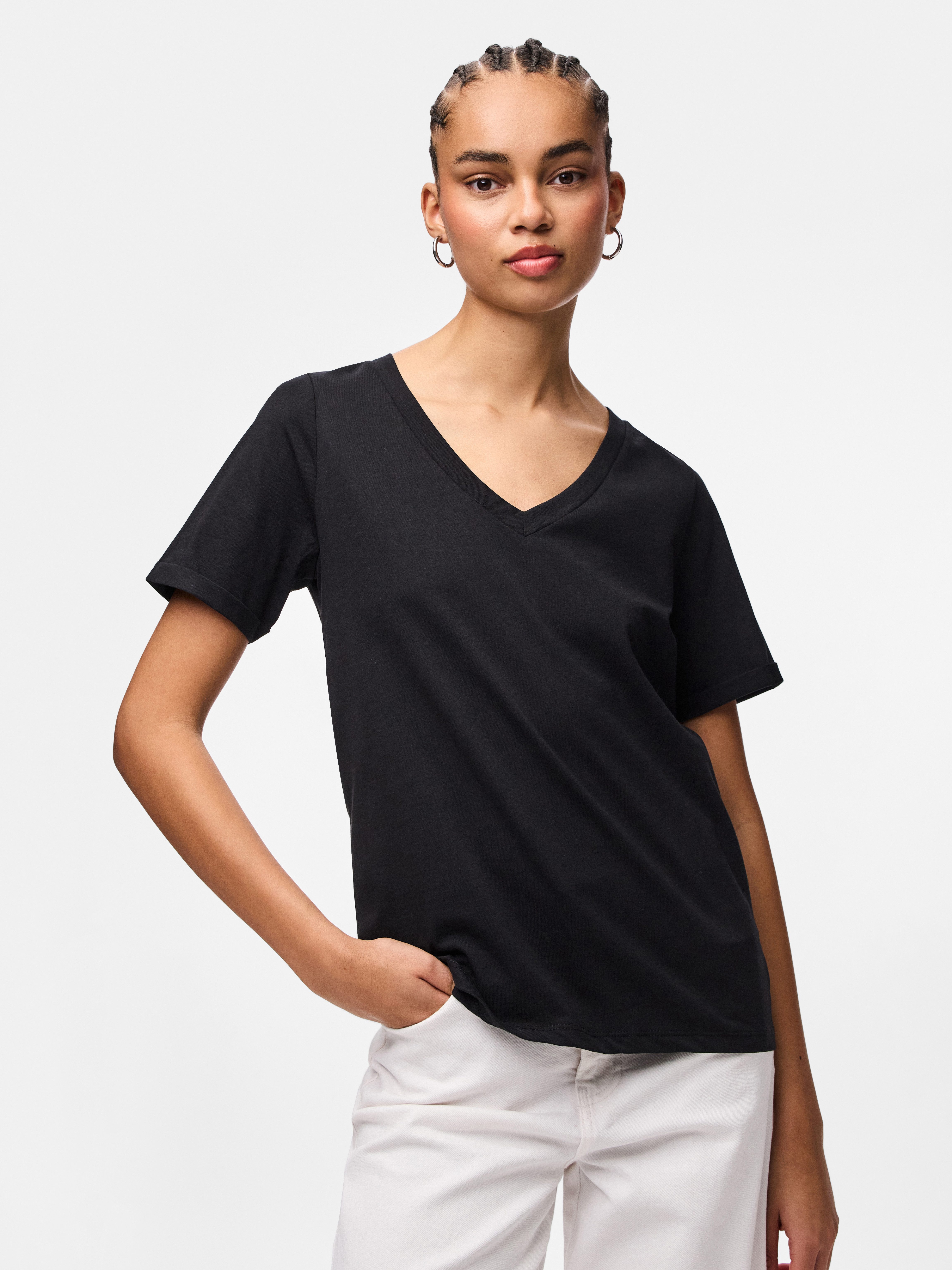 pieces Kurzarmshirt PCRIA SS V-NECK SOLID TEE JRS NOOS BC Baumwolle, regular fit