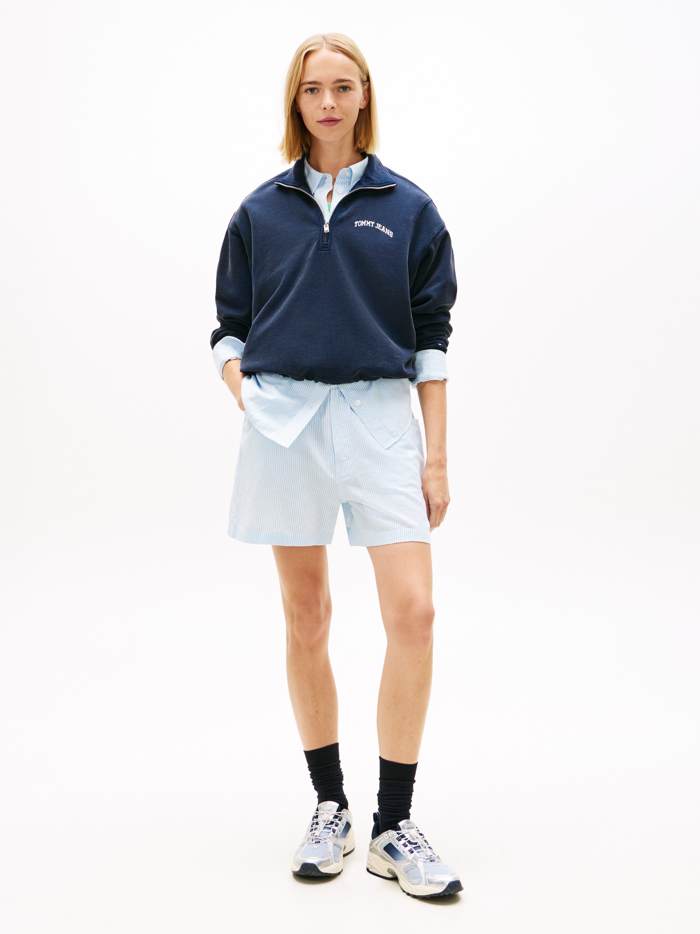 Tommy Jeans Shorts TJW ESSENTIAL LINEN SHORTS mit angesagtem Paperbag-Bund