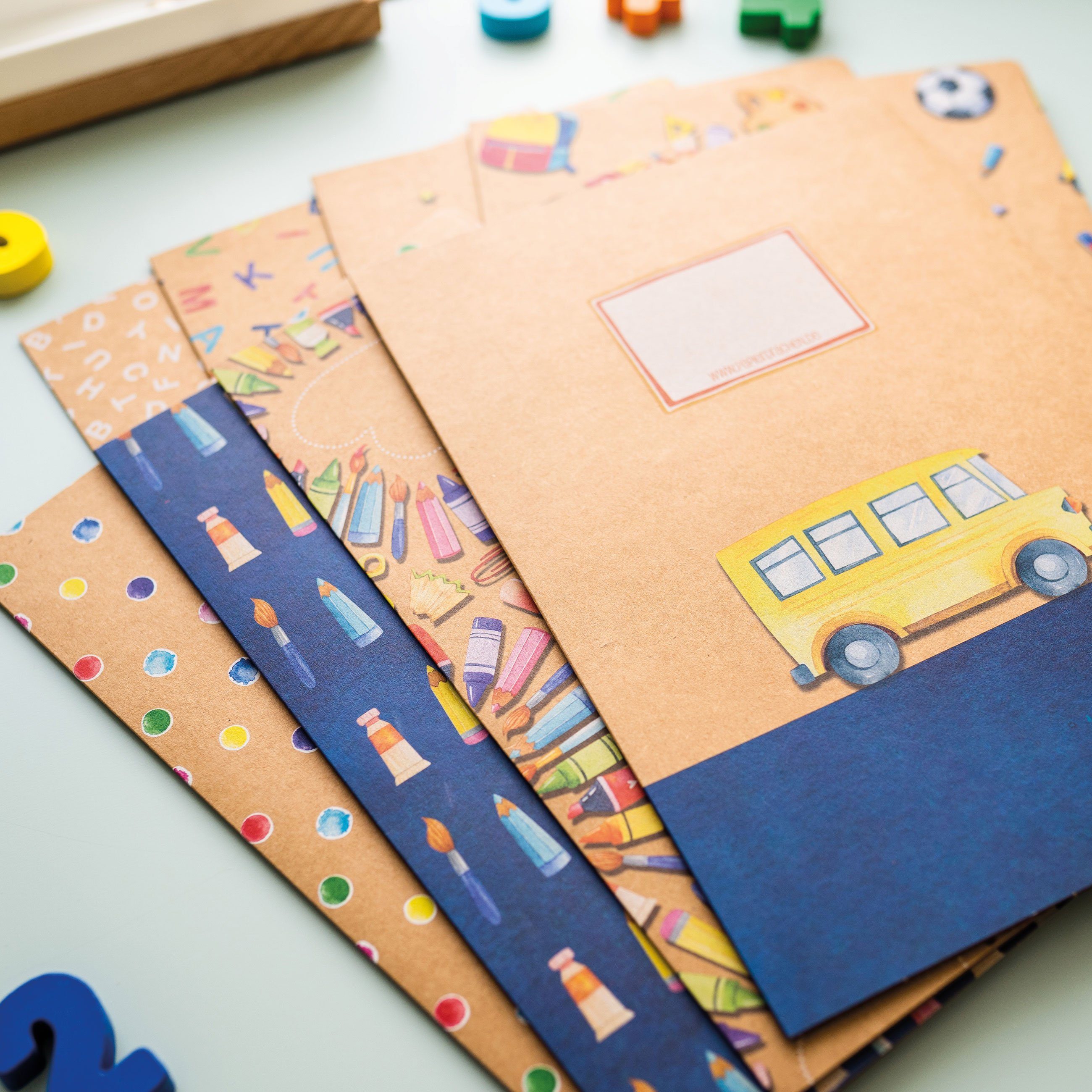PAPIERDRACHEN Schulheft 8 Schnellhefter aus Karton – DIN A4 – tolles Designs