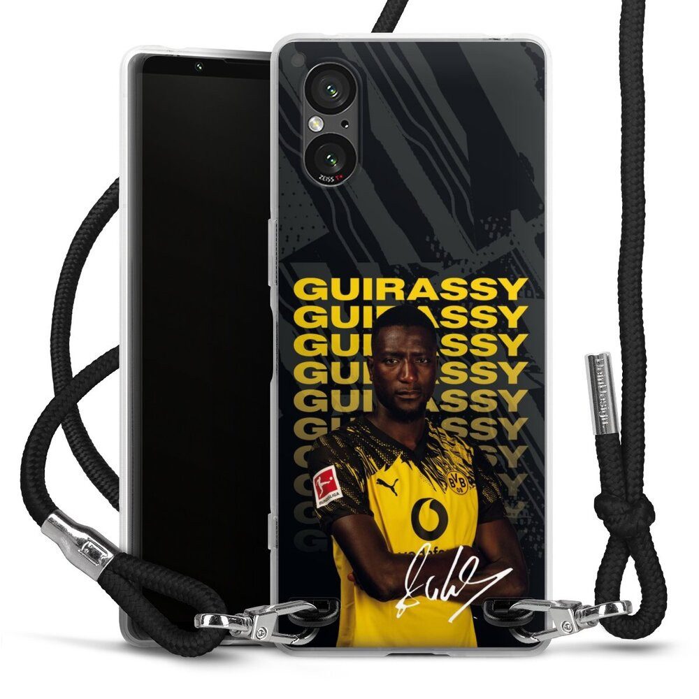 DeinDesign Handyhülle Borussia Dortmund Serhou Guirassy BVB Serhou Guirassy 25/26, Sony Xperia 5 V Handykette Hülle mit Band Case zum Umhängen