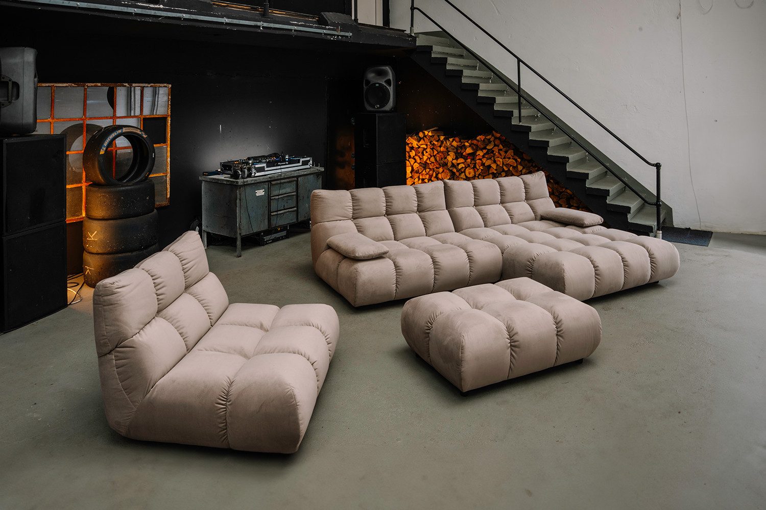 KAWOLA Ecksofa VIVIEN, Set 3 Teile, Ecksofa Drehsessel Hockerbank Velvet verschiedene Цвета(ов)