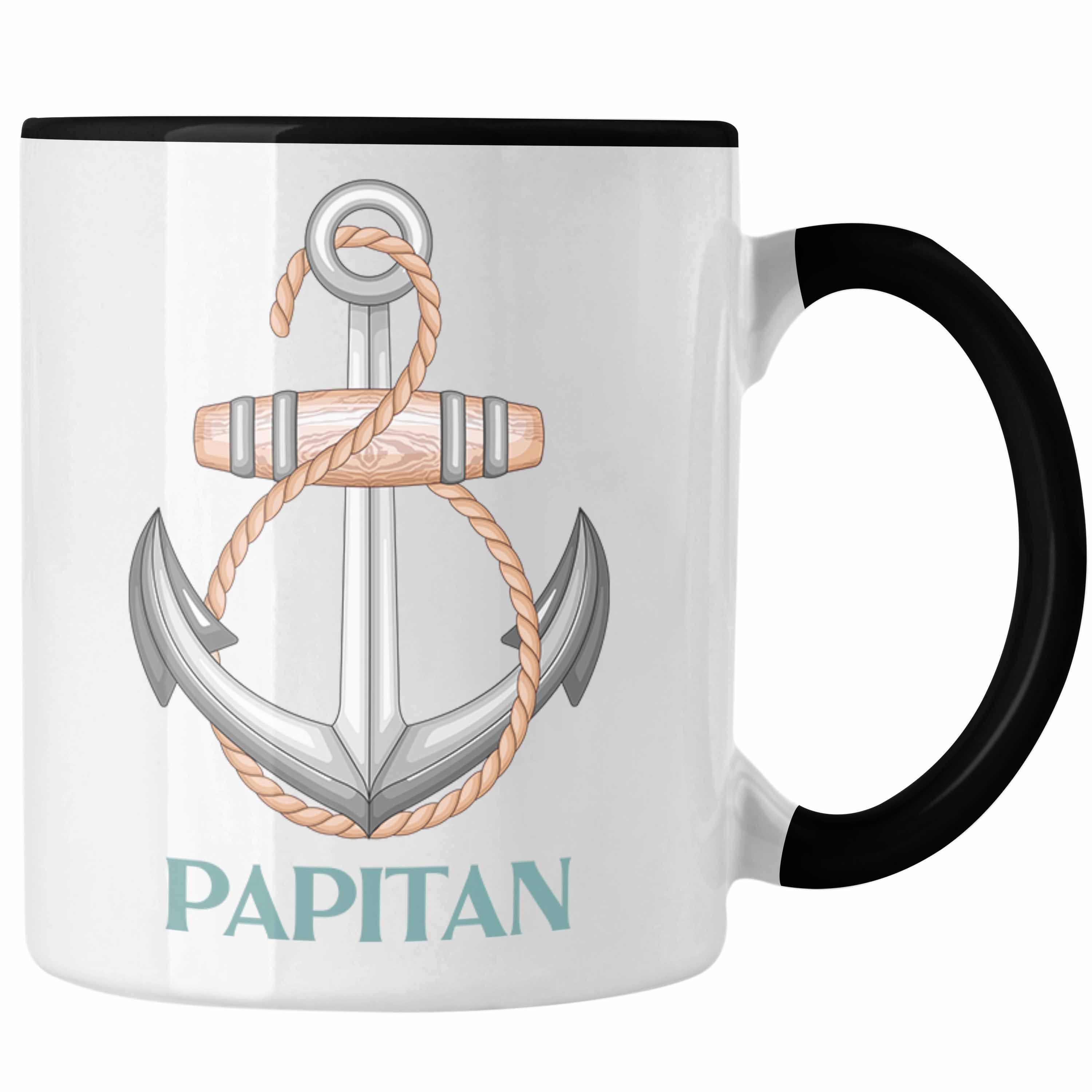 Trendation Tasse Kapitän Tasse Geschenk für Papa Vater Papitän Geschenkidee zum Vaterta Schwarz