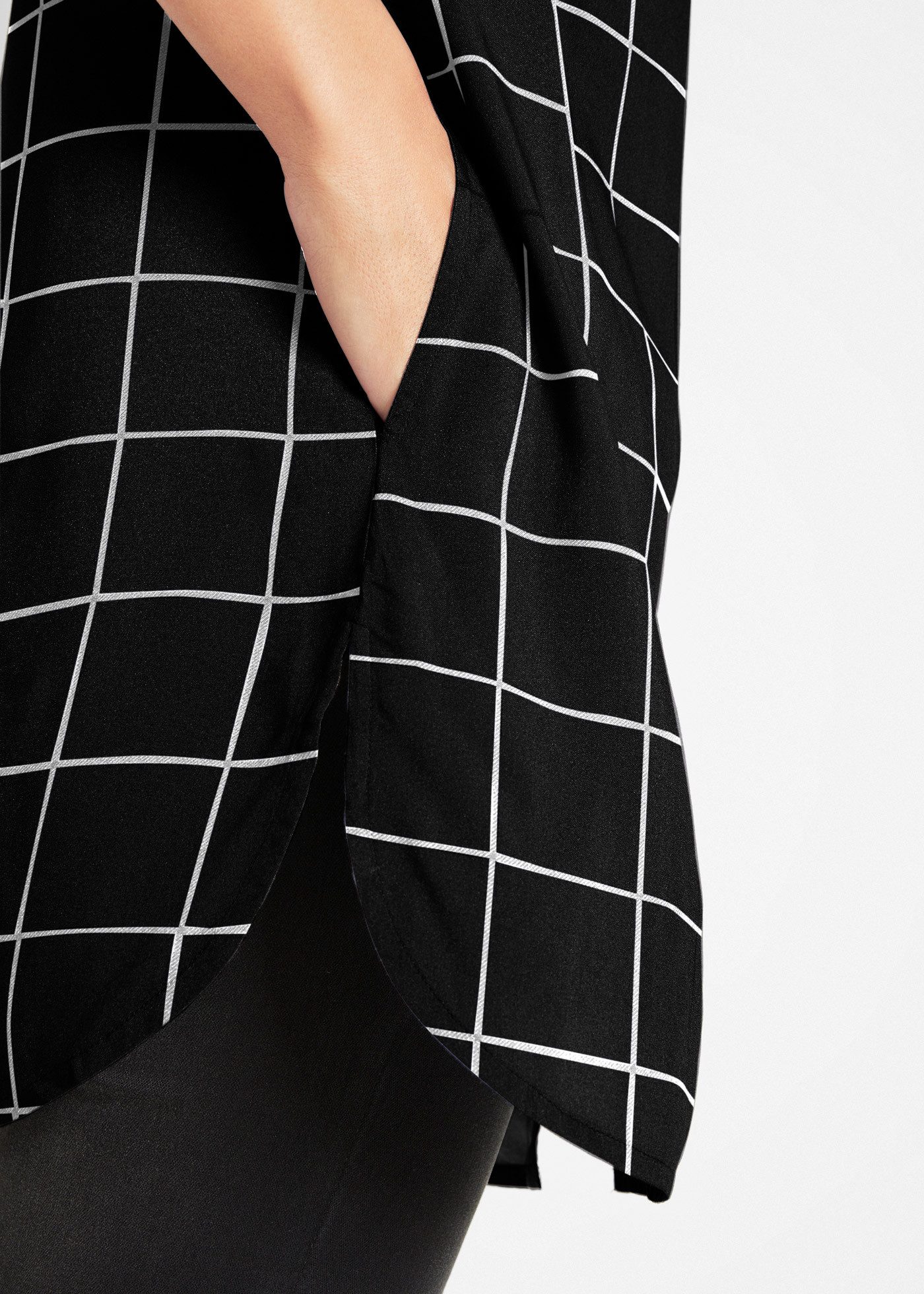 bonprix Longbluse figurumspielende Passform, mit Karomuster, aus Viskose