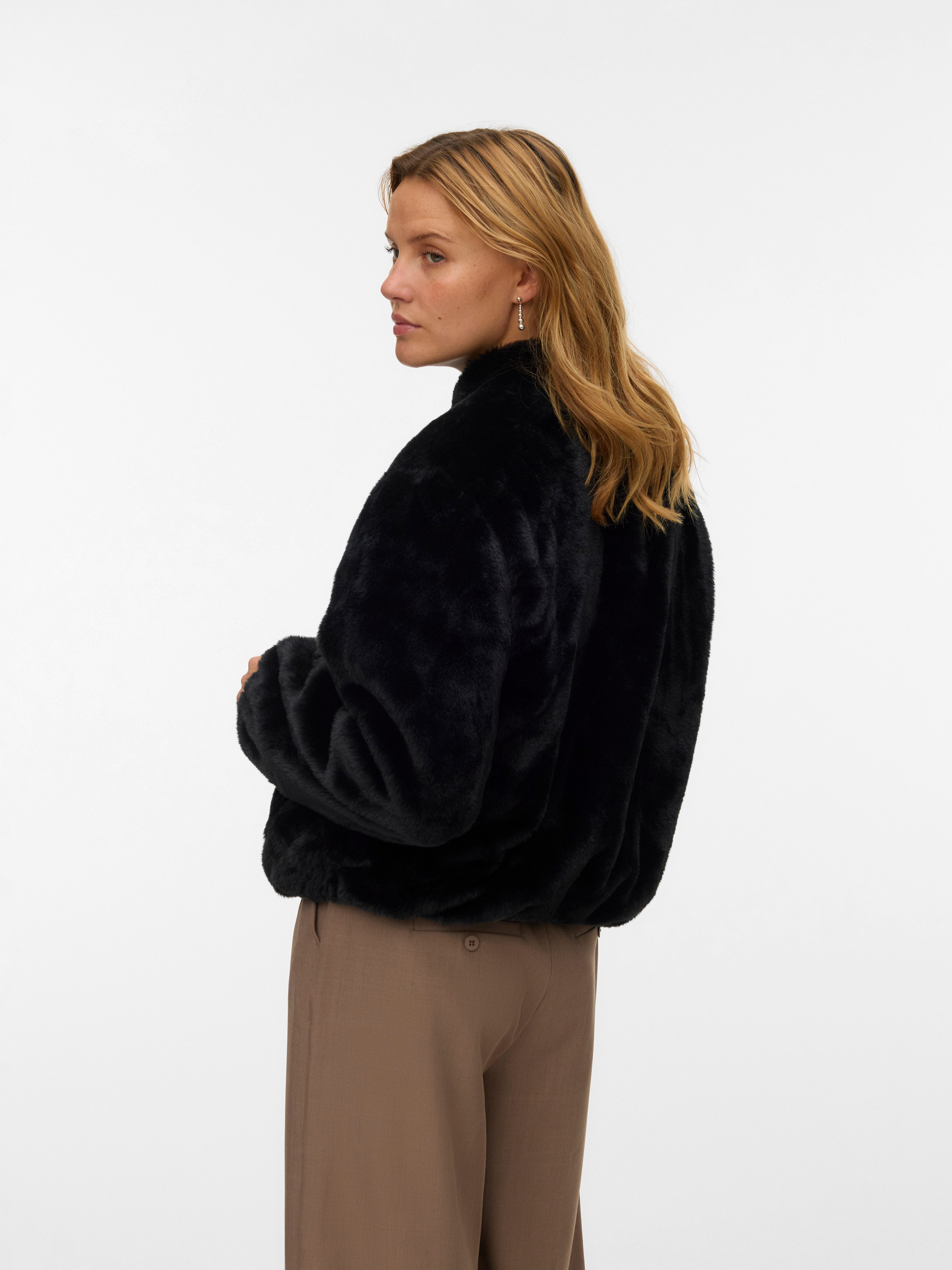 Vero Moda Fellimitatjacke VMSONJALIGA SHORT JACKET günstig online kaufen
