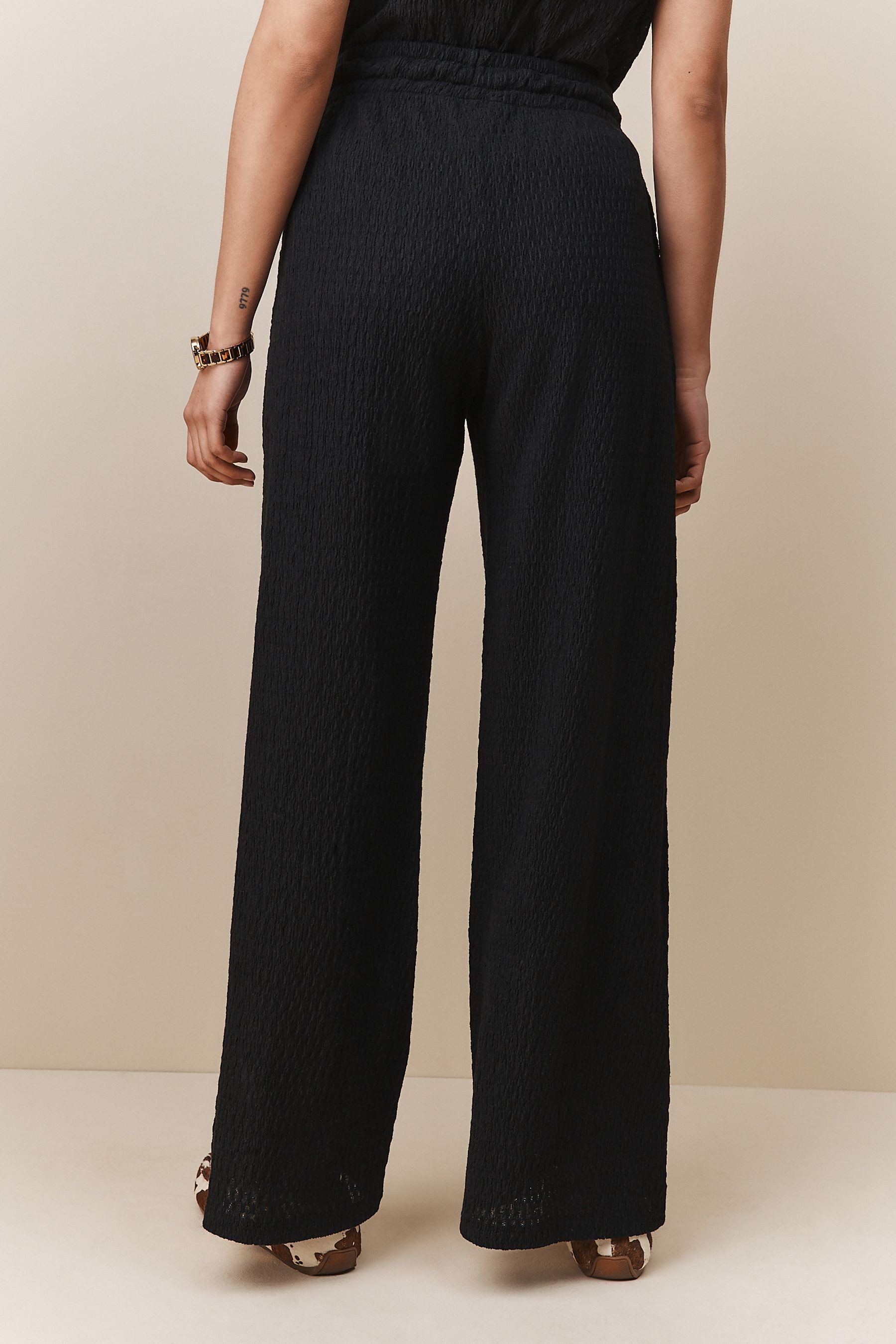 Next Palazzohose Strukturierte Hose mit weitem Bein – Kurzgröße (1-tlg) günstig online kaufen