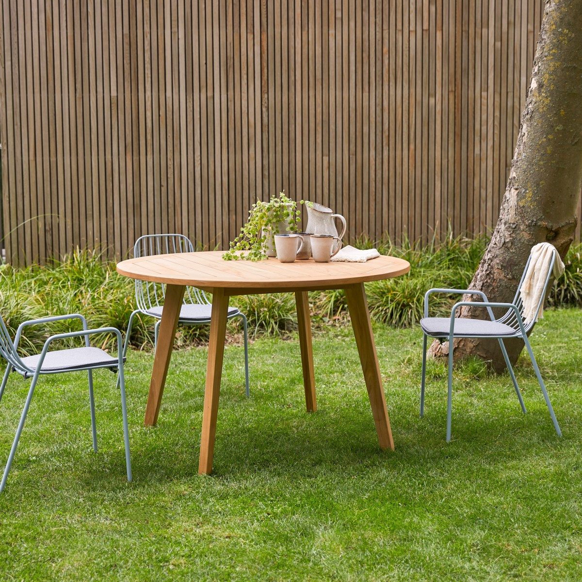 Tikamoon Gartentisch Outdoor Tisch Mila aus Teakholz 120