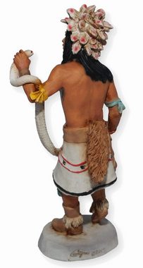 Castagna Dekofigur Native American Figur mit Schlange in den Händen H 17,5 cm Dekofigur Castagna Sammlerfigur