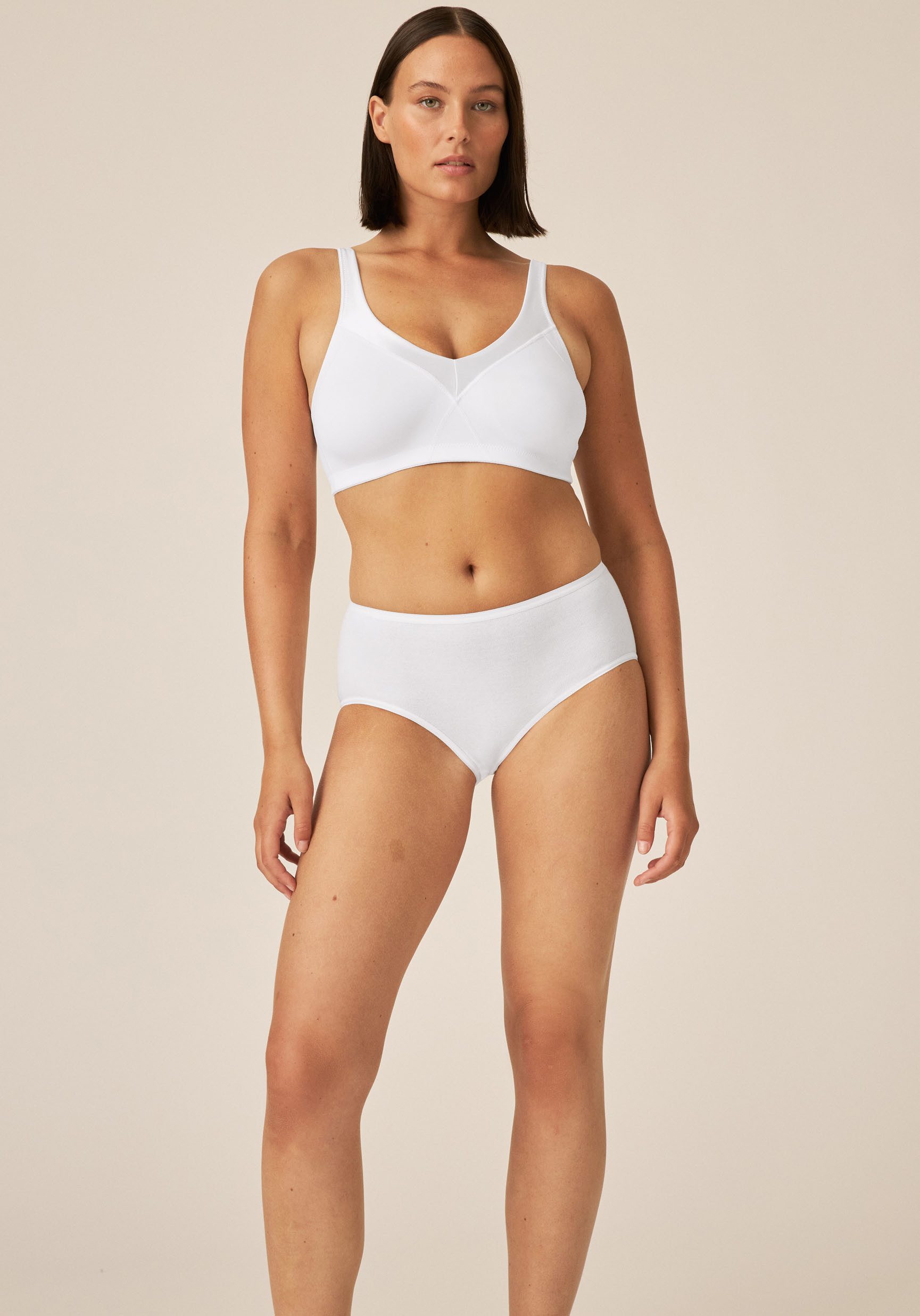 Naturana Minimizer-BH Minimizer (1-tlg) mit Glanzband, Shaping-Effekt, breite Träger, feminin, ohne Bügel