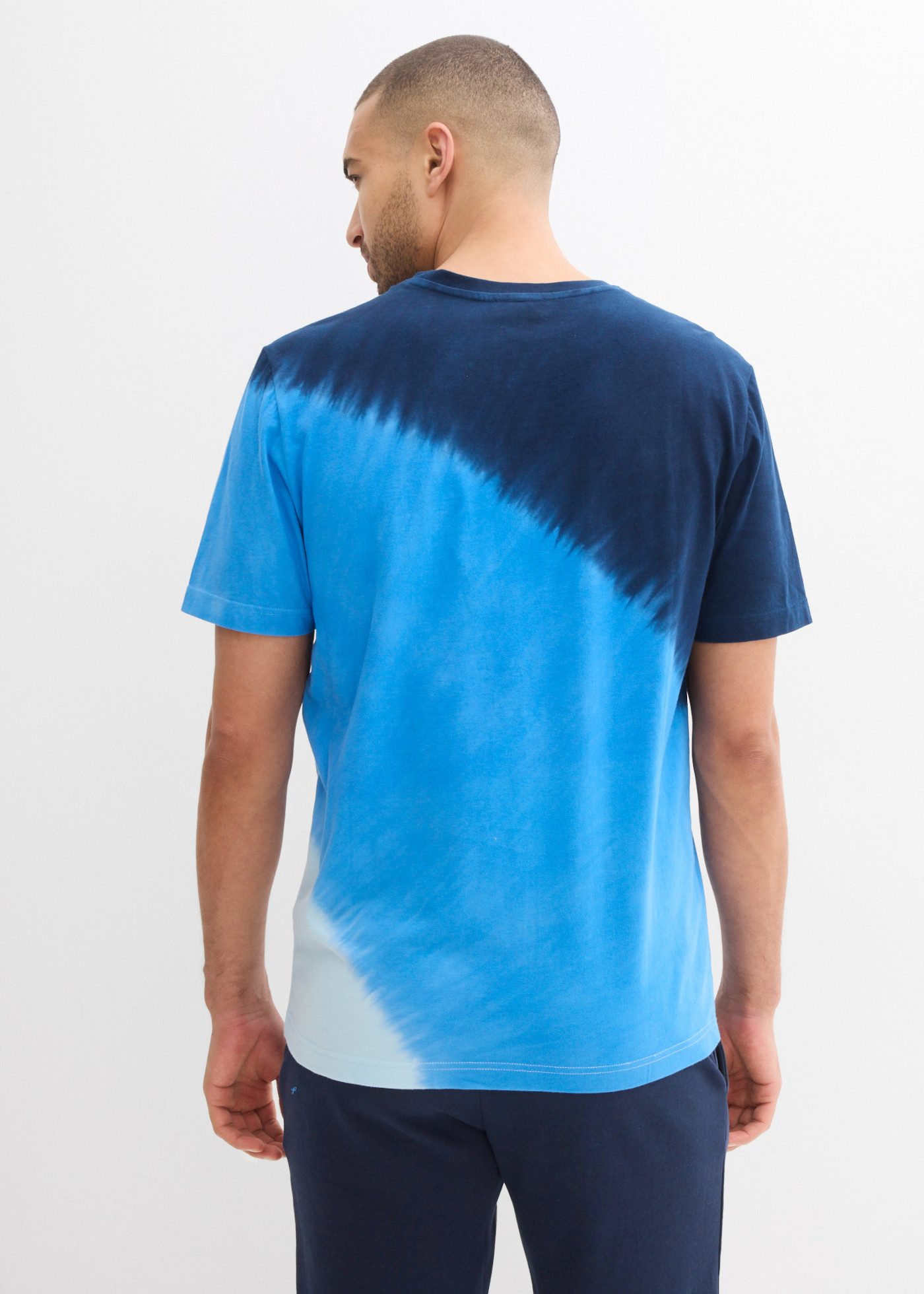 bonprix T-Shirt regular fit Passform, aus Baumwolle, mit Farbverlauf, Kurzarm-Design
