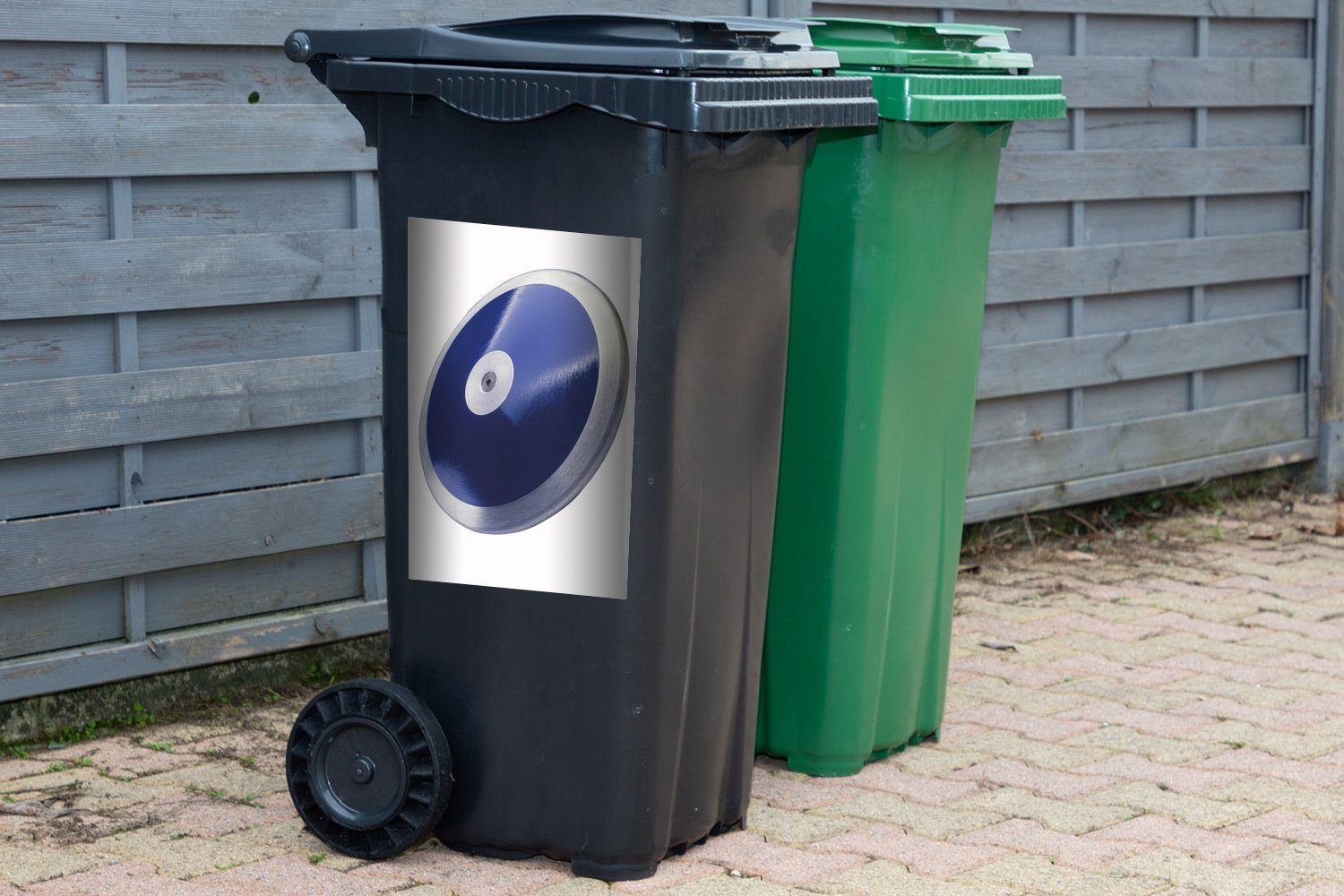 Mülleimer-aufkleber, St), (1 weißem zum Wandsticker Hintergrund MuchoWow Abfalbehälter Mülltonne, auf Metalldiskus Diskuswerfen Container, Sticker,