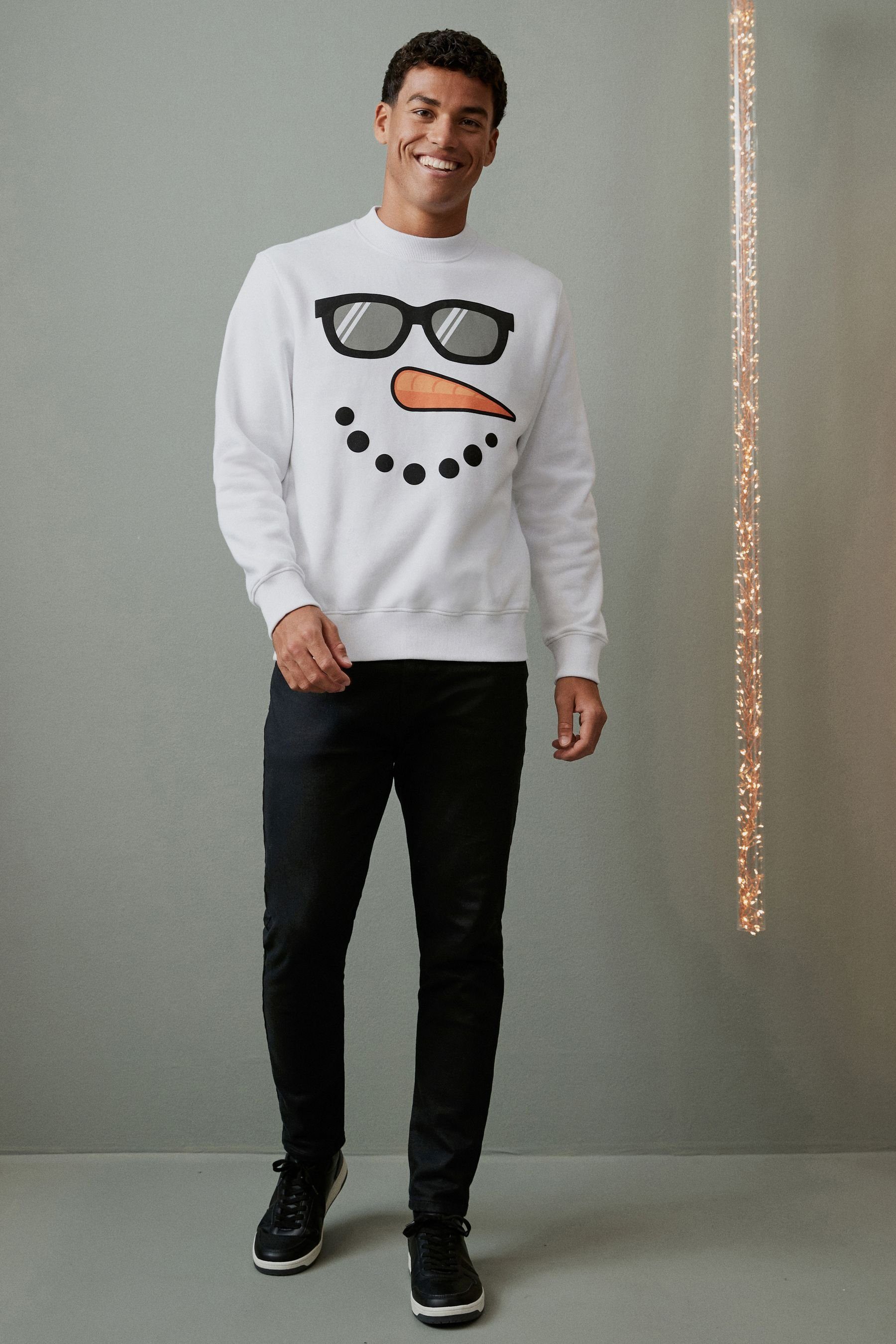Pullover Next (1-tlg) Sweatshirt mit White Weihnachtsmotiv