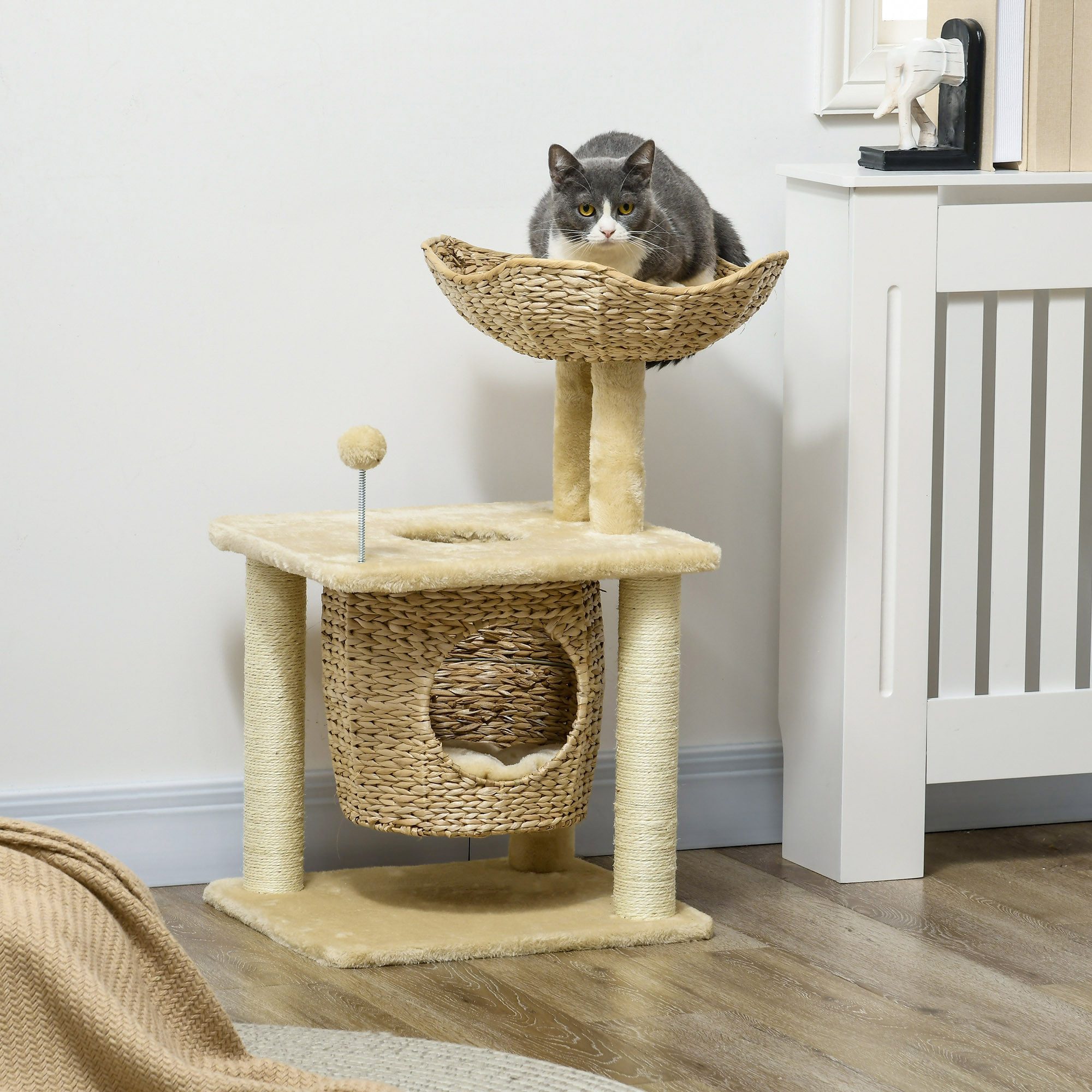 PawHut Kratzbaum Kratzmöbel mit Katzenhöhle, Spielball, Kletterturm mit Bett, für Wohnzimmer, Beige