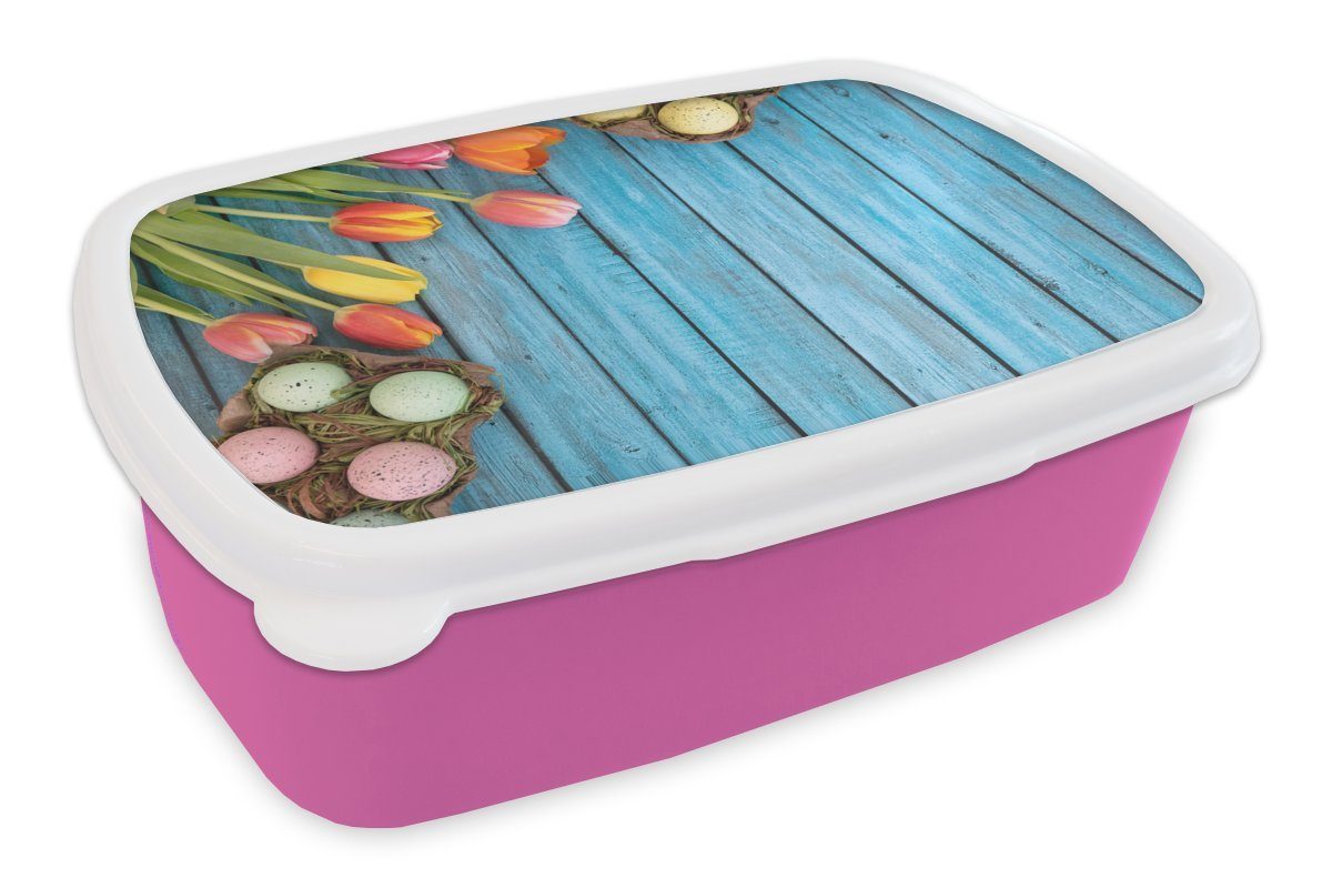 MuchoWow Lunchbox Ostereier und bunte Tulpen zu Ostern auf einem hölzernen Hintergrund, Kunststoff, (2-tlg), Brotbox für Erwachsene, Brotdose Kinder, Snackbox, Mädchen, Kunststoff rosa