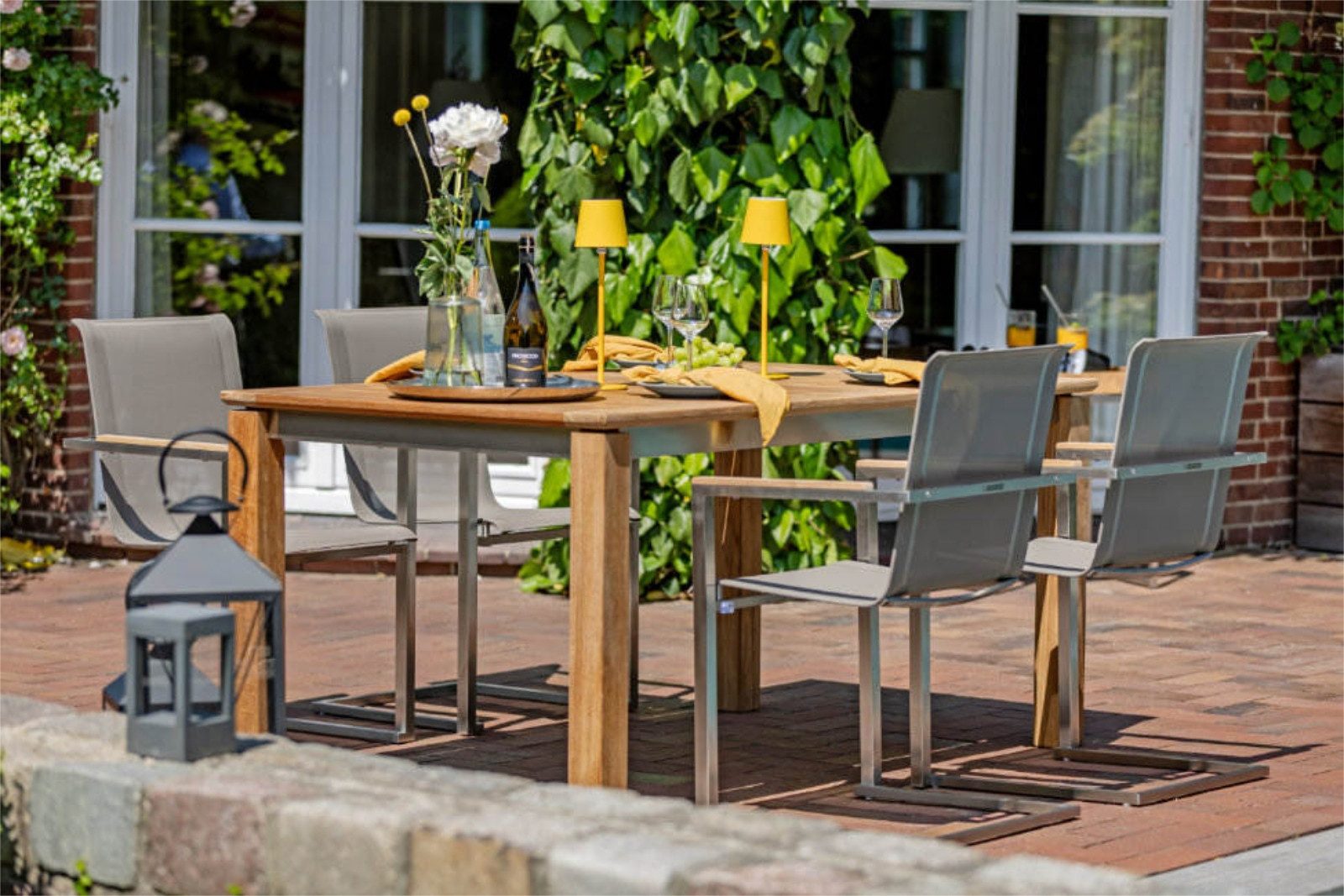 Kai Wiechmann Gartenstuhl Teak Edelstahl Freischwinger, moderner Edelstahl Stapelsessel, rostfreier und langlebiger Edelstahl Outdoor Stuhl