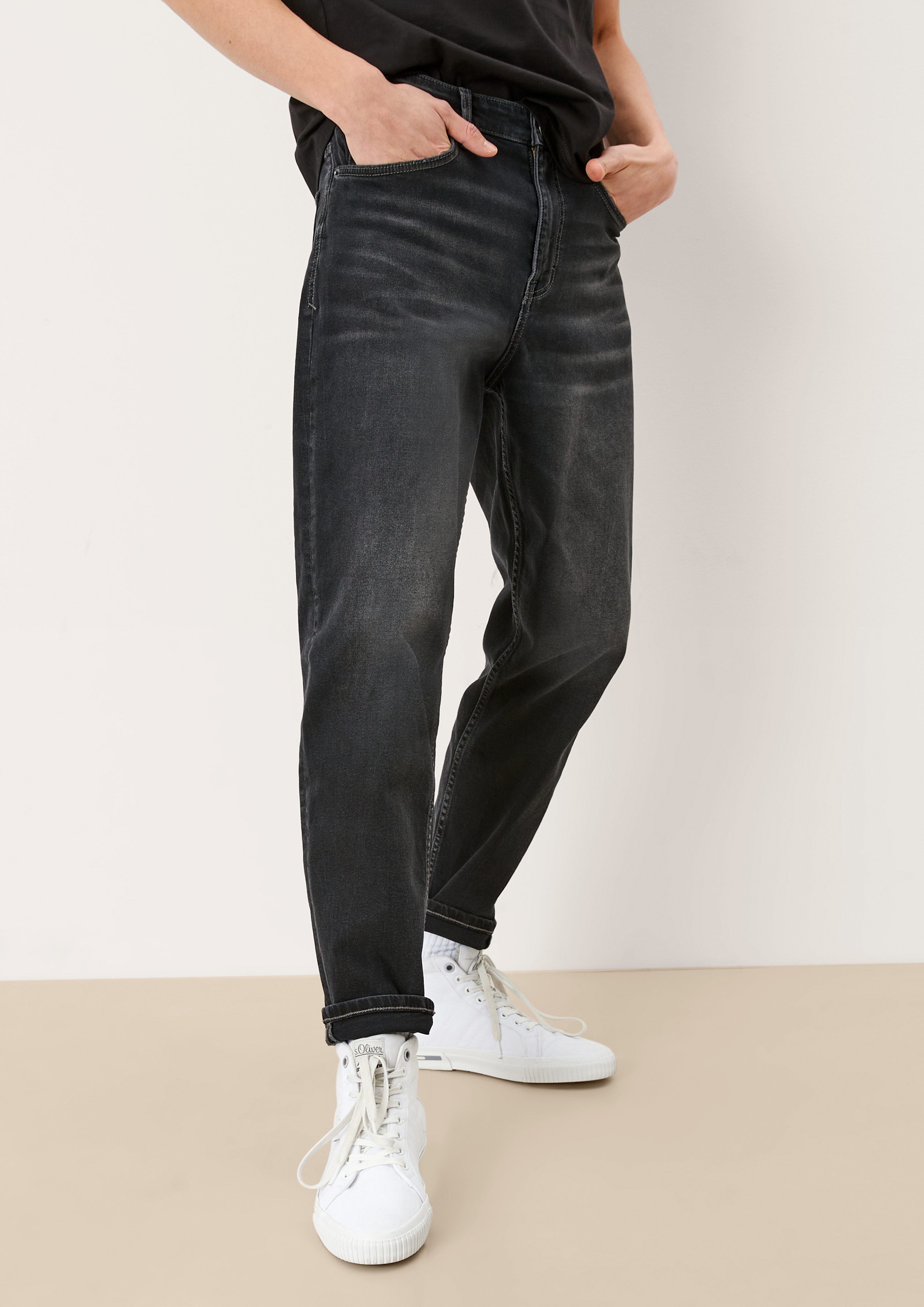 QS Stoffhose Loose: Tapered leg-Jeans Label-Patch, Waschung