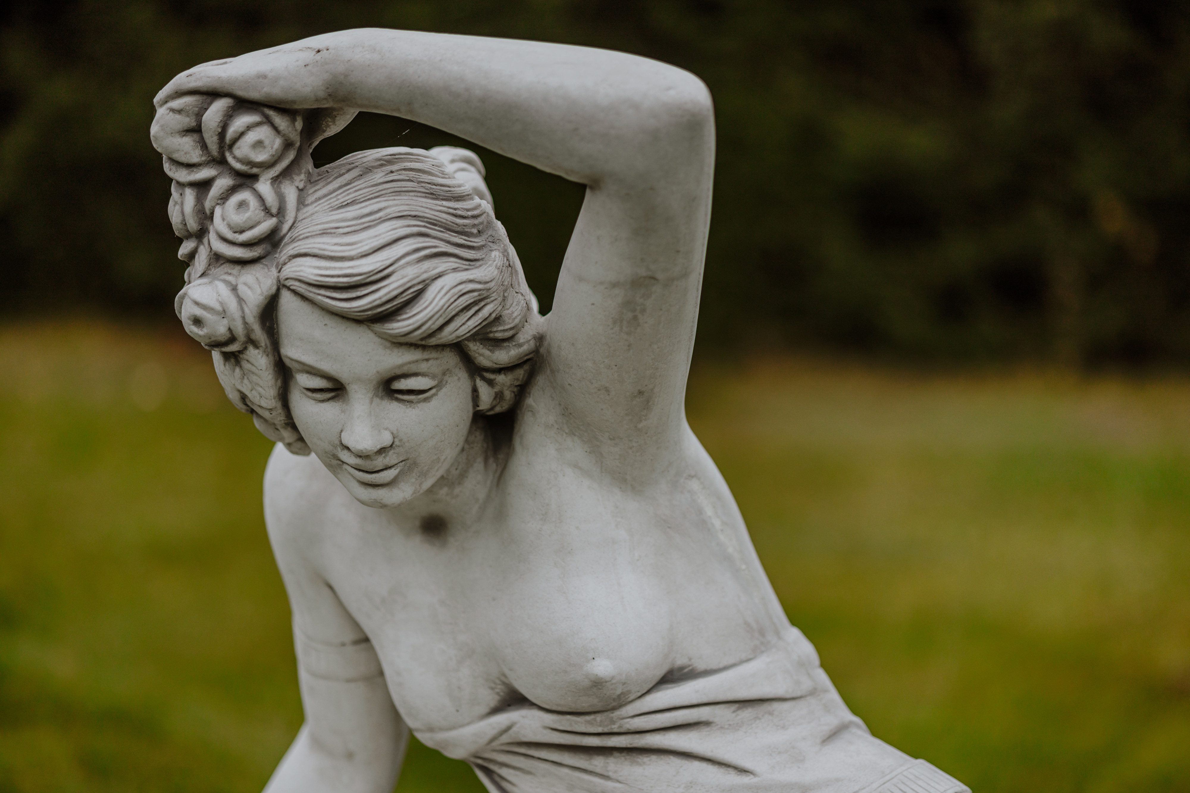 gartendekoparadies.de Pflanzschale Frauen-Statue Pflanztrog Pflanzgefäß aus Steinguss, H. 141 cm, 398 kg, Frostsicher