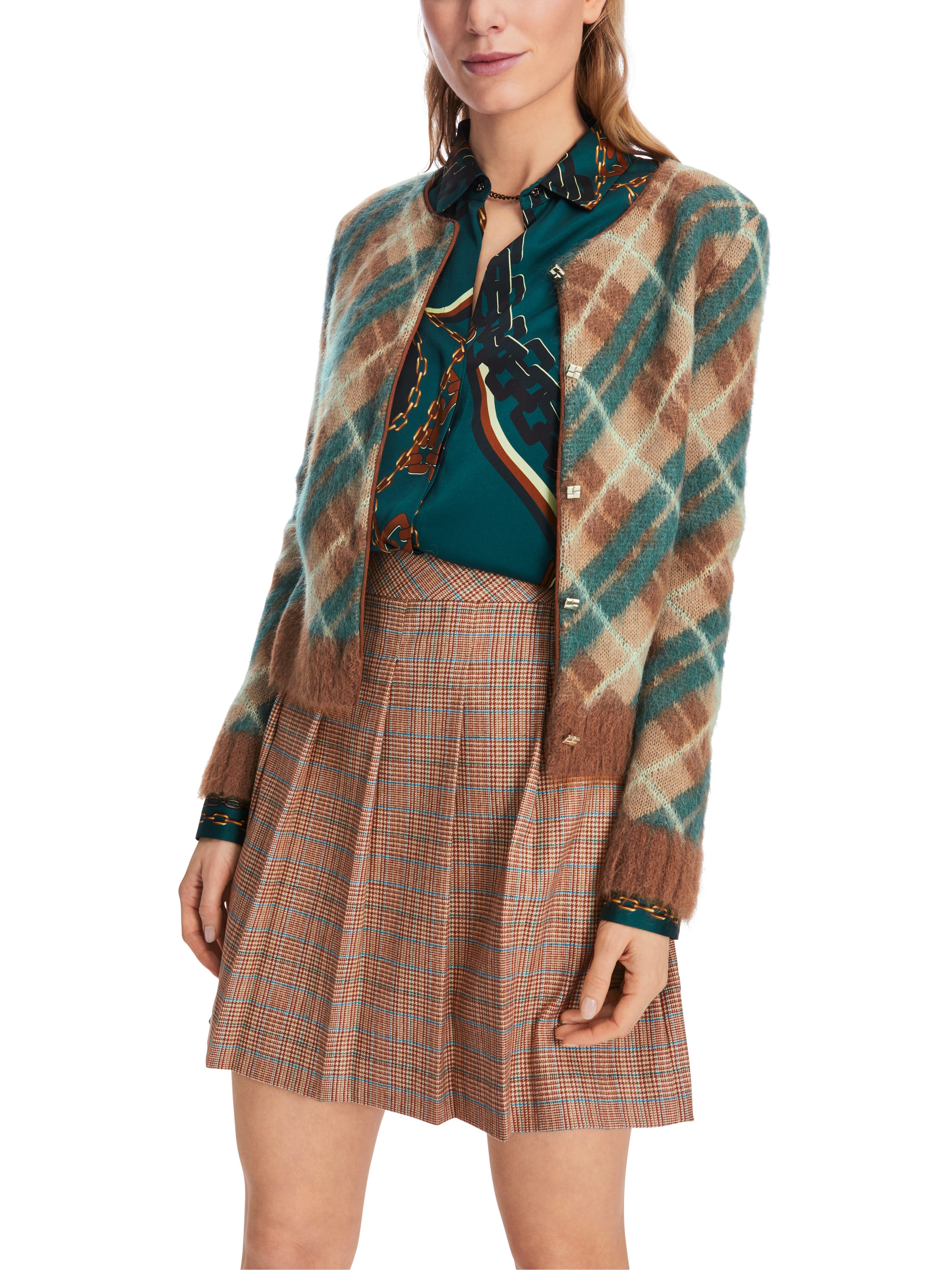 Rautenstrickjacke von Marc Cain Luxury Reimagined Premium Damenmode