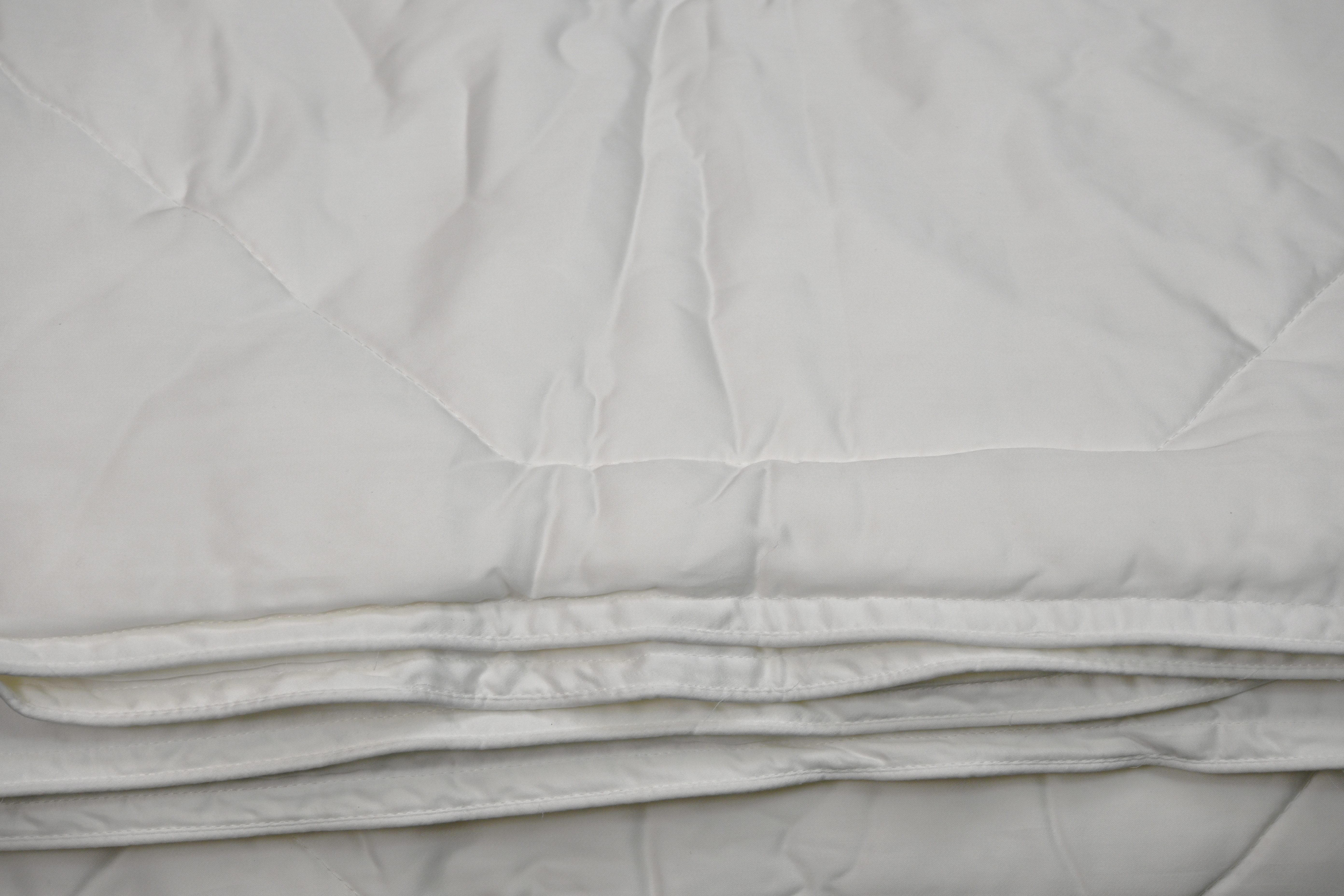 OTTO home Naturfaserbettdecke Lyllen, Füllung: 100% Lyocell (TENCEL), Bezug: 100% Lyocell (TENCEL), Bettdecke 135x200 & 155x220 cm