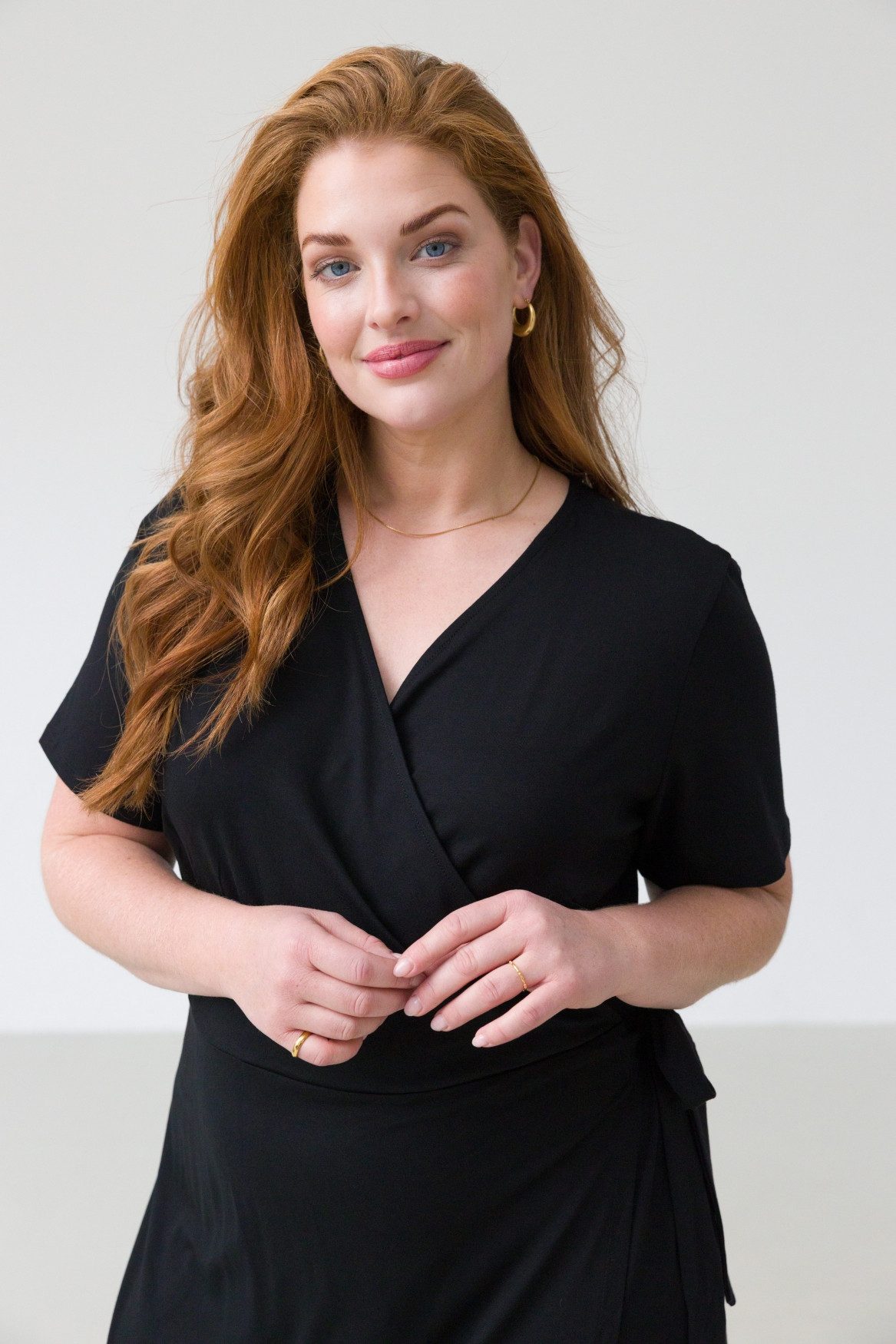 Base Level Curvy Wickelkleid Abbie Weich fließende Viskose-Mischqualität