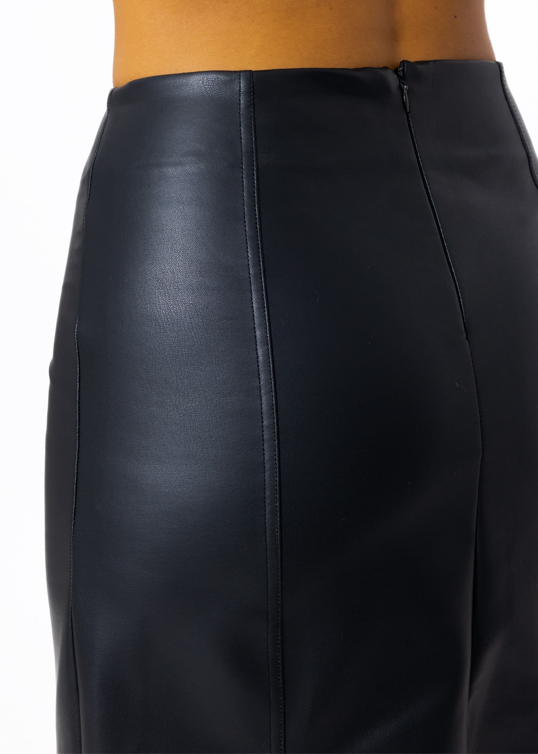SASSYCLASSY Lederrock Rock Damen kurz aus Kunstleder Elegant mit Nähten Figurbetonter Minirock in Leder Optik mit Reißverschluss Schwarz Beige