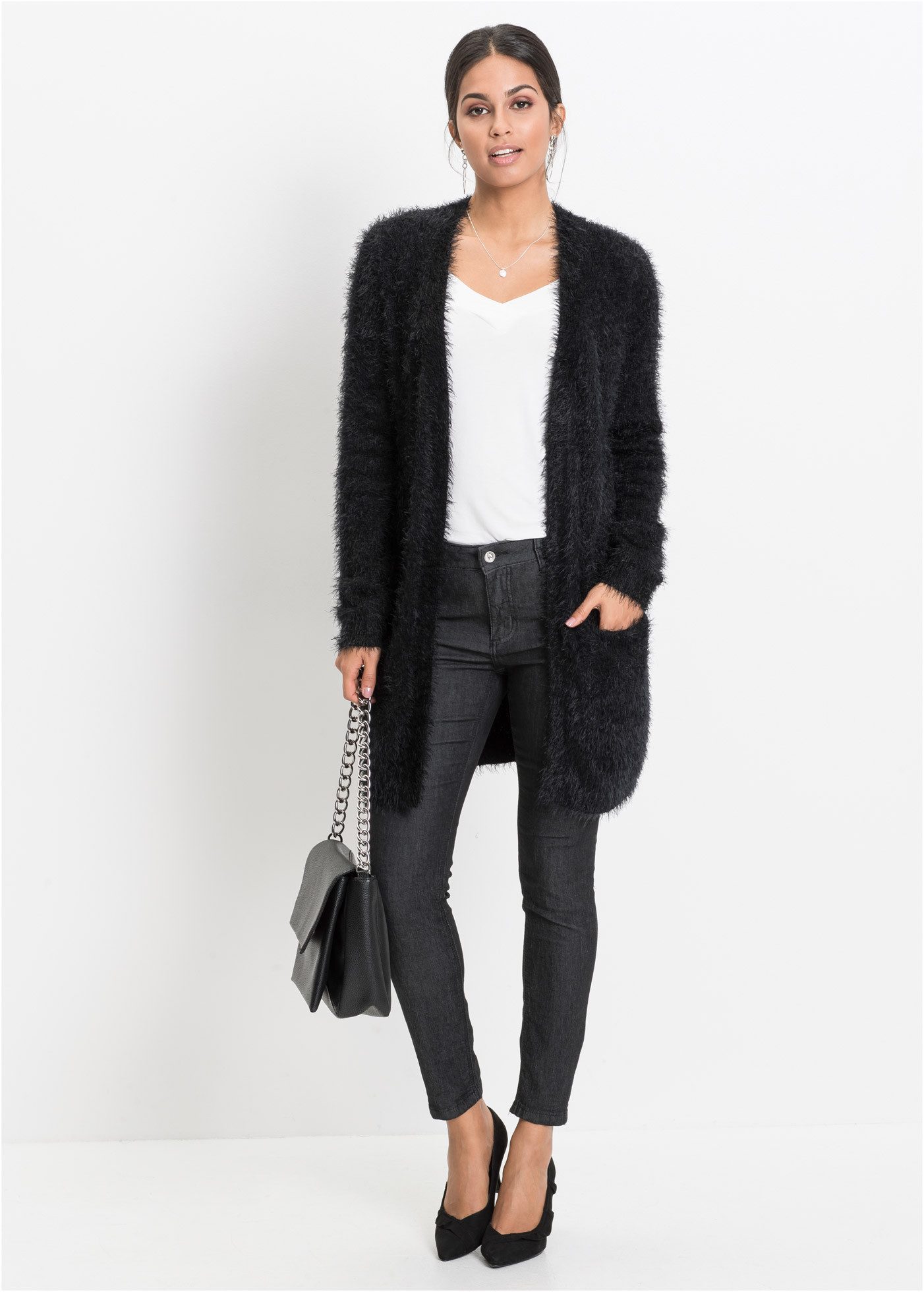 bonprix Longstrickjacke lockere Passform, mit flauschiger Optik, eleganter Stil