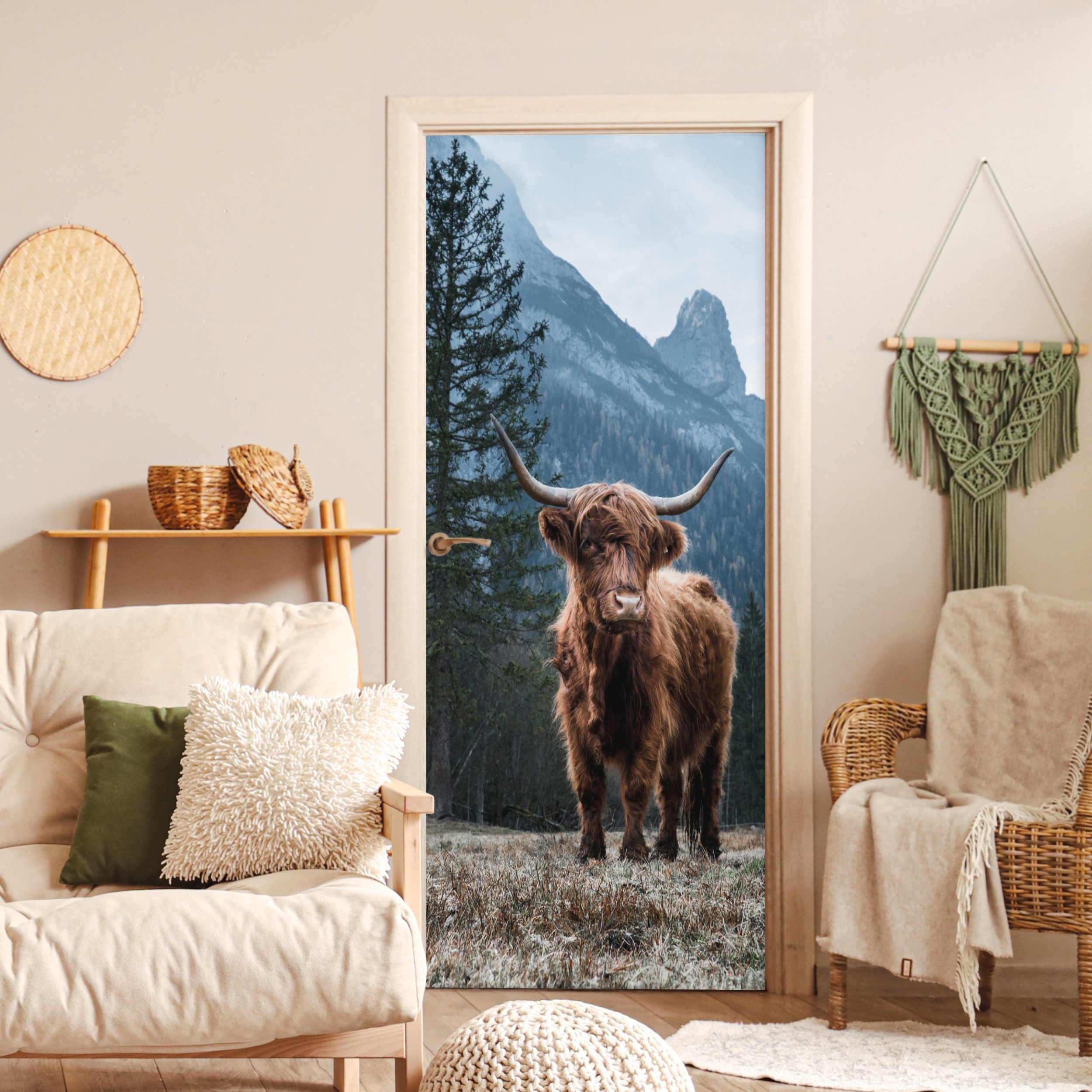 MuchoWow Türtapete Schottische Highlander - Berg - Landschaft - Bäume - Kuh - Natur, Matt, bedruckt, (1 St), Selbstklebende Tapete, Folie für Möbel, 75x205 cm