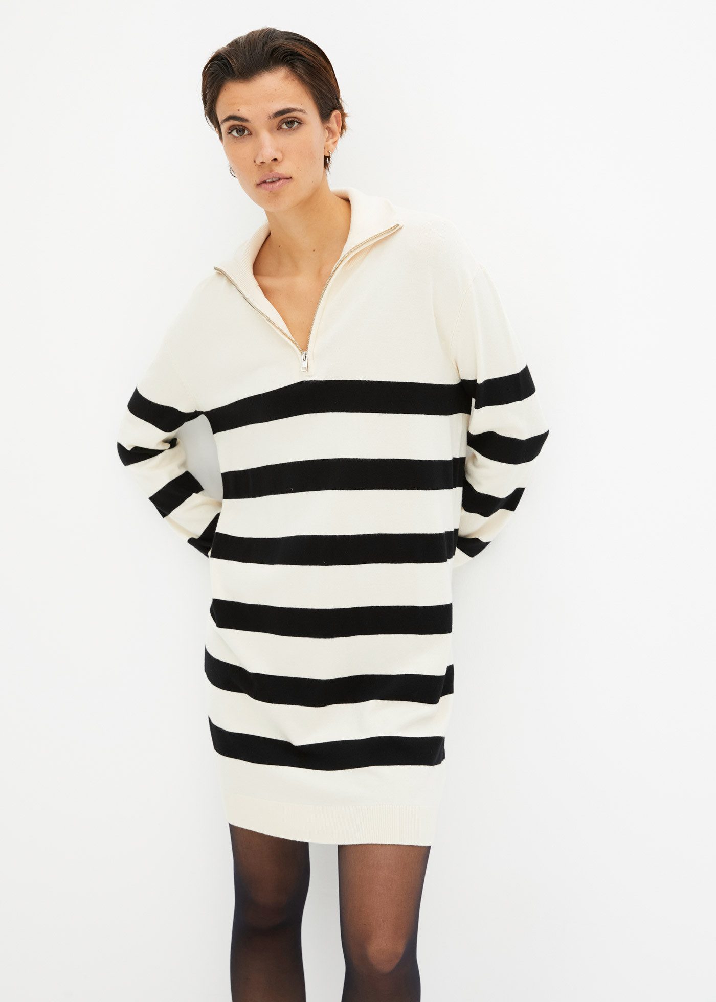 bonprix Strickkleid Mini-Strickkleid