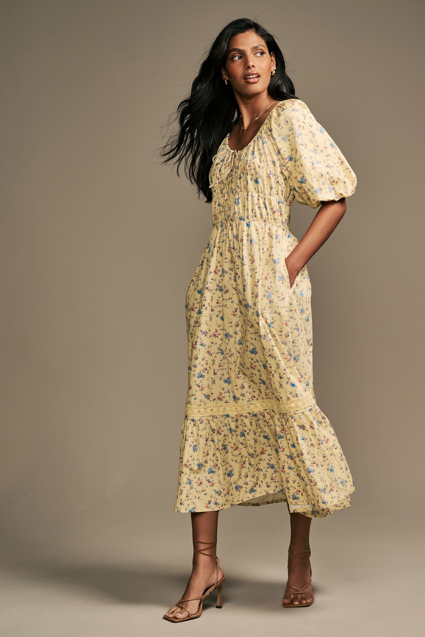 LAURA ASHLEY Druckkleid Laura Ashley Midaxi-Kleid mit Priory Blumenmuster (1-tlg)