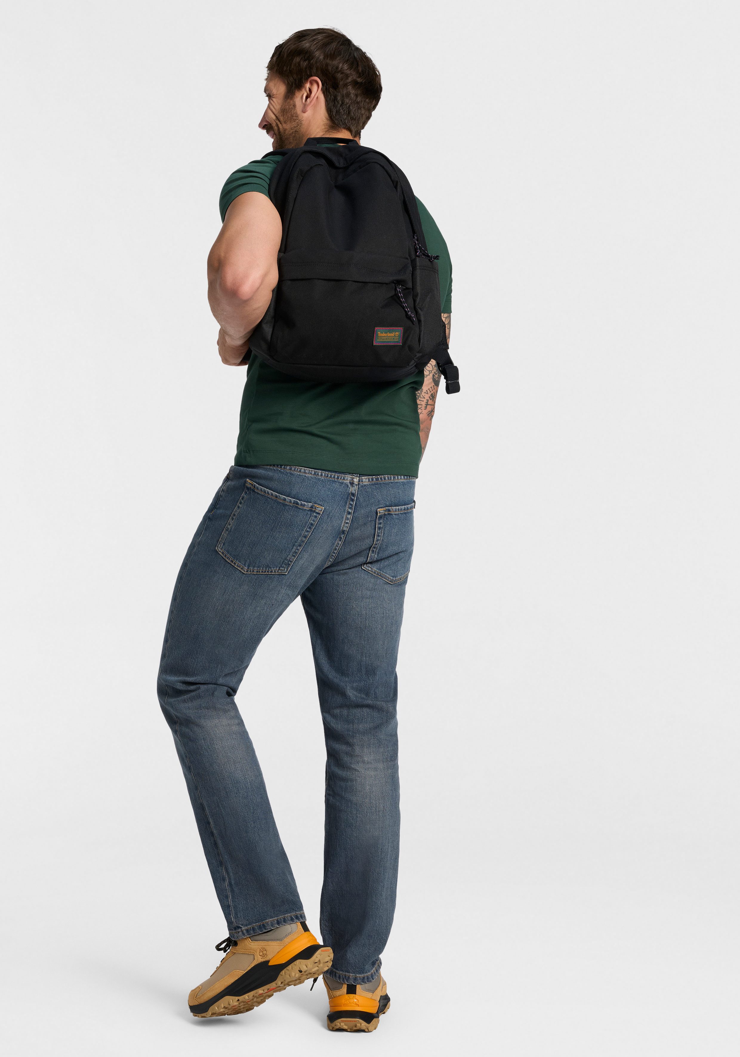 Zum Outfit 12