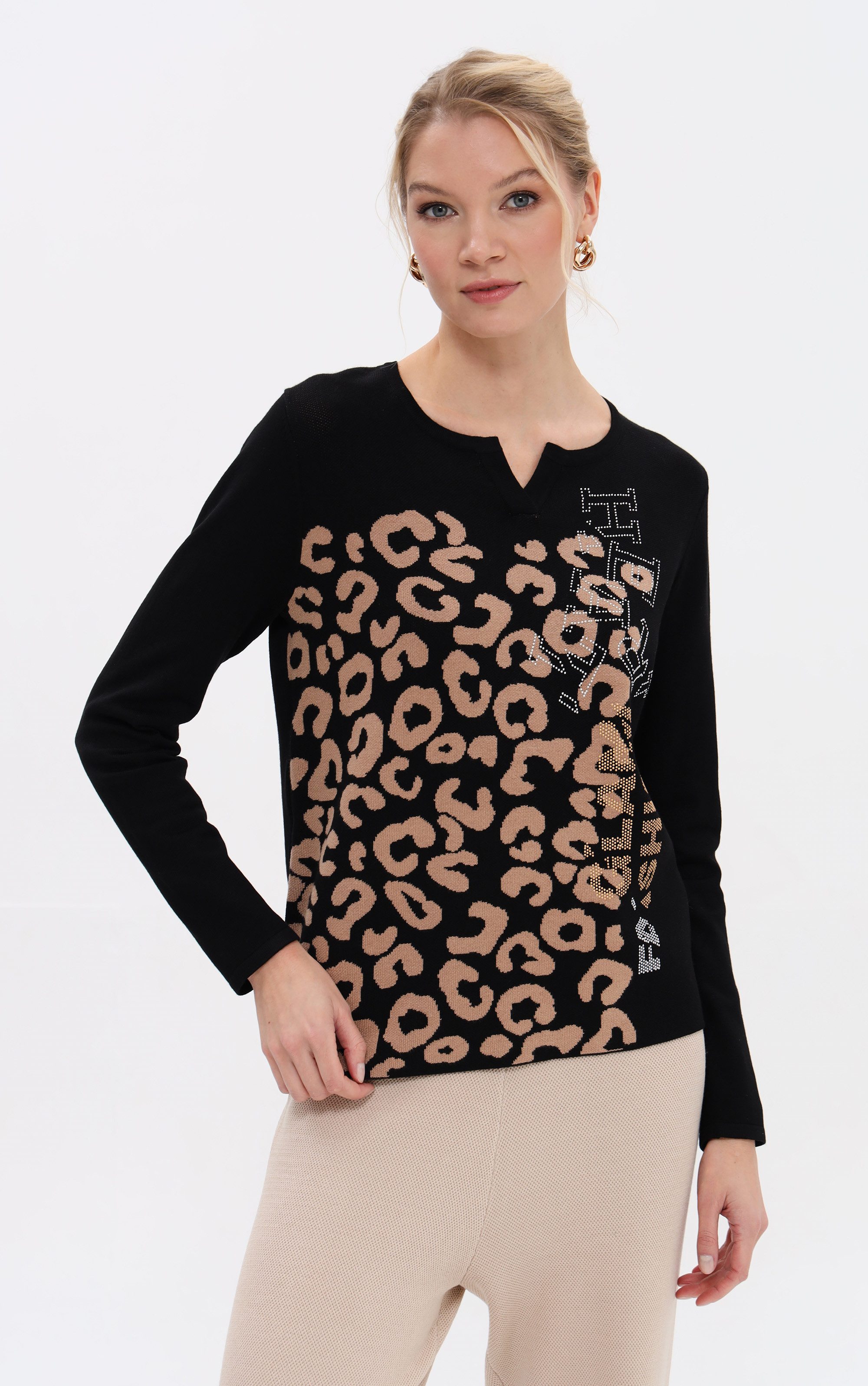 Strickpullover mit Leoprint und Logo