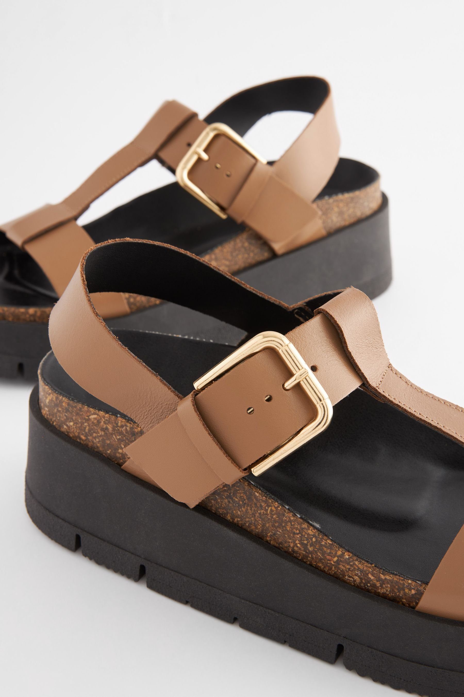 Leder Comfort® (1-tlg) Forever Plateausohlesandale T-Strap-Sandale aus Brown Tan Next
