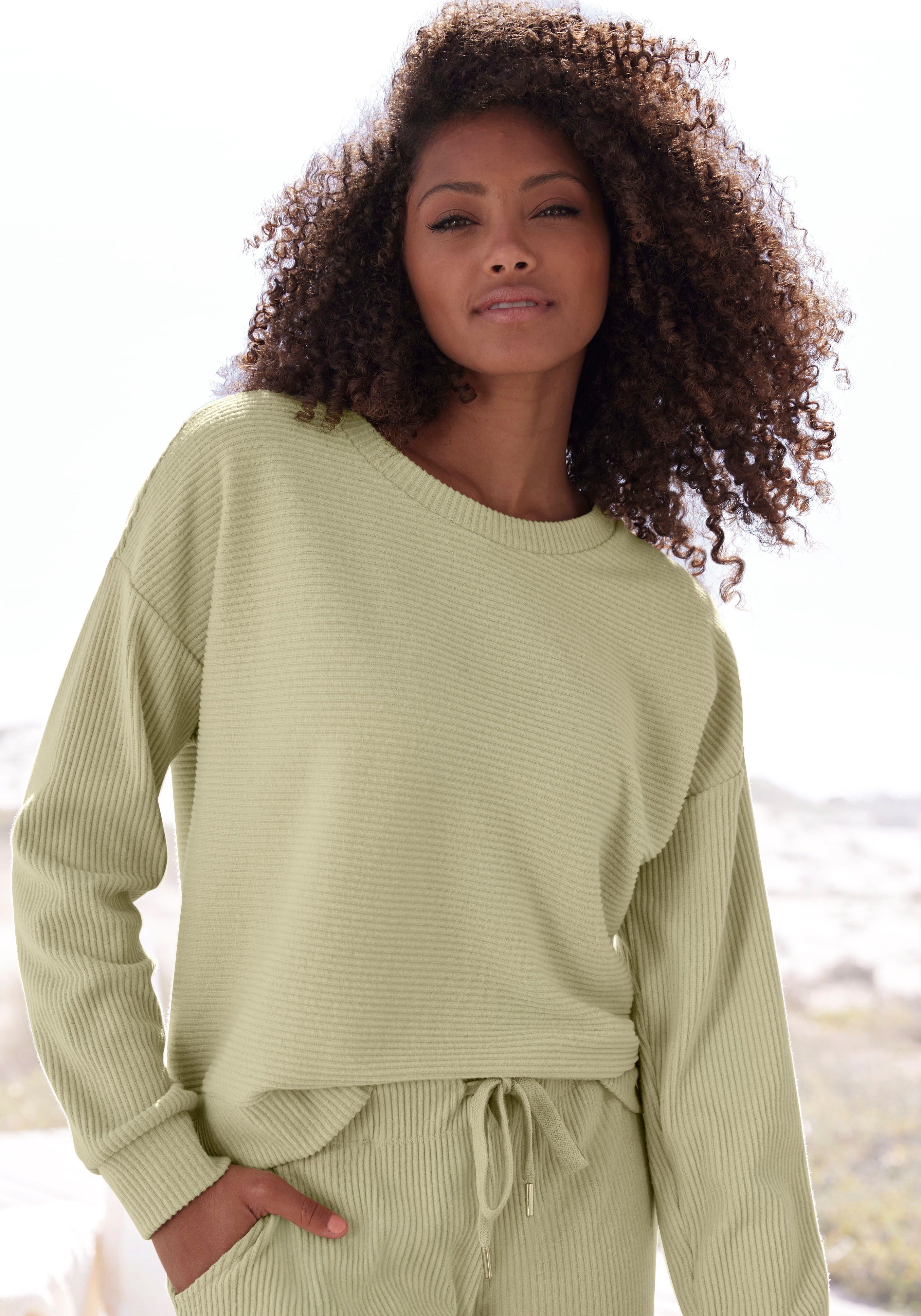 s.Oliver Sweatshirt aus Ripp-Qualität mit überschnittenen Schultern, Loungewear