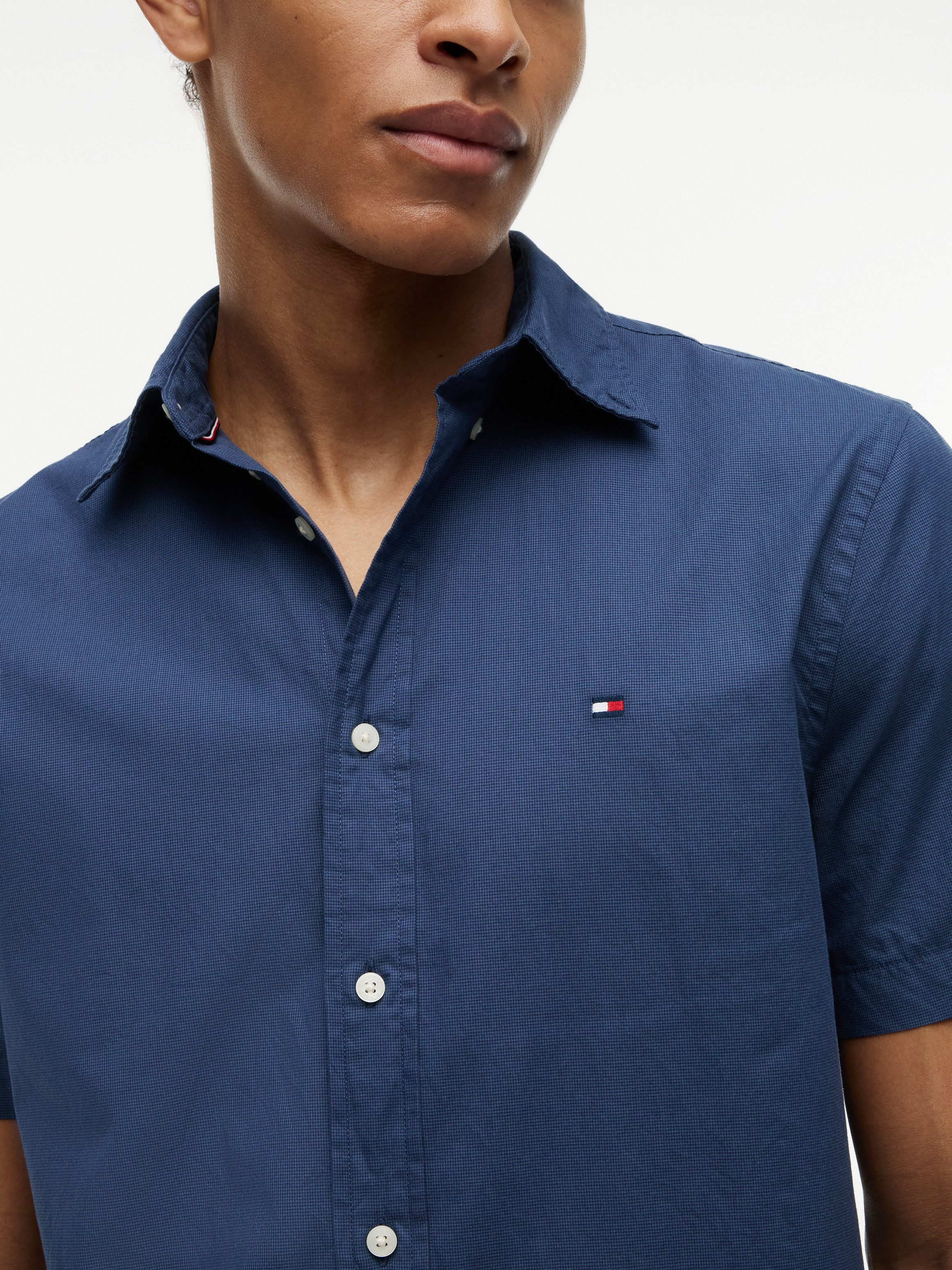 Tommy Hilfiger Kurzarmhemd FLEX POPLIN HOUNDSTOOTH Regular fit mit normalem Hemdkragen