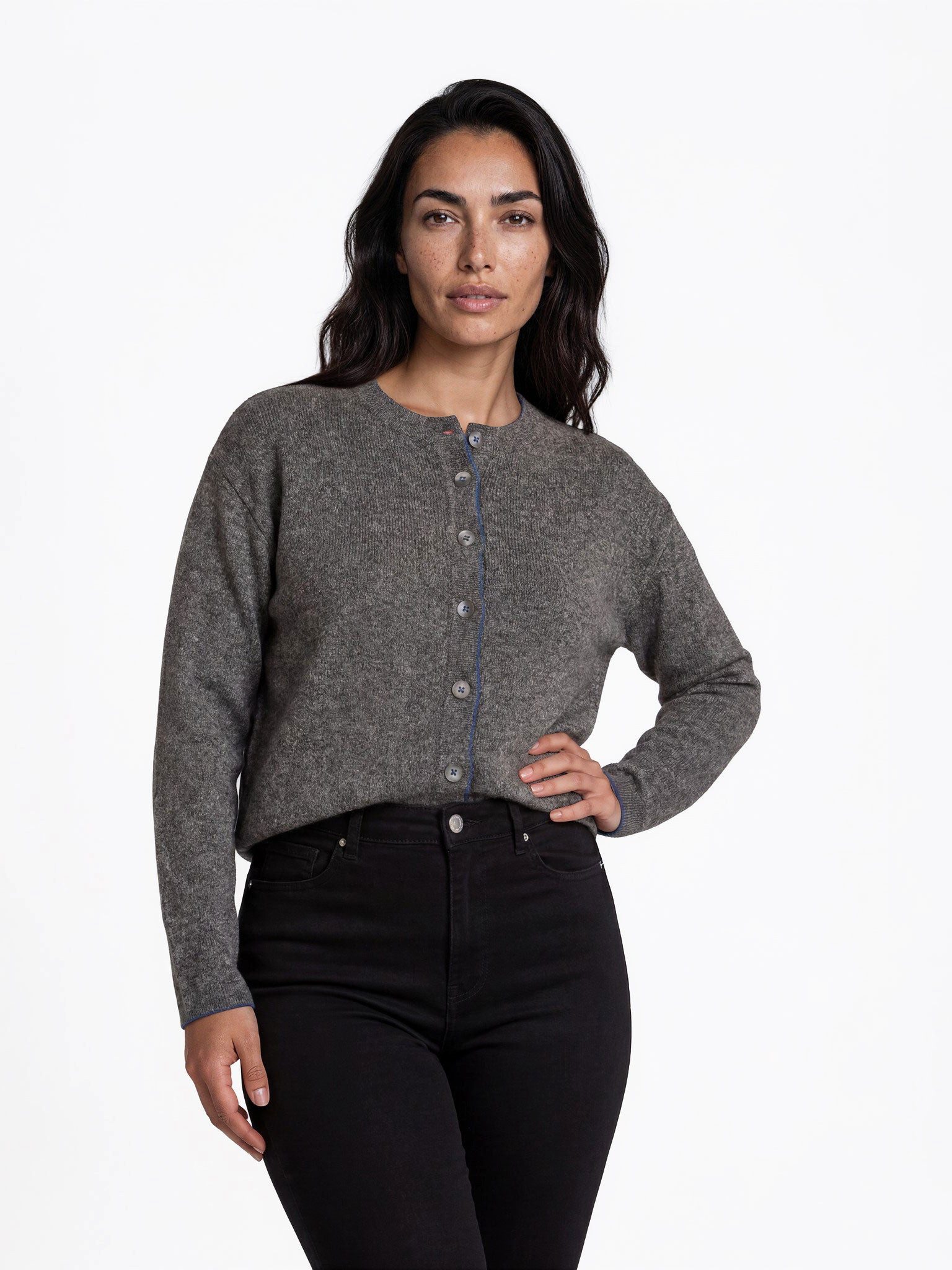FRISTED Cardigan Damen Lammwolle Melange Rundhals Modern Fit Langarm casual Strickjacke mit Knopfleiste und seitlichen Schlitzen, figurbetont